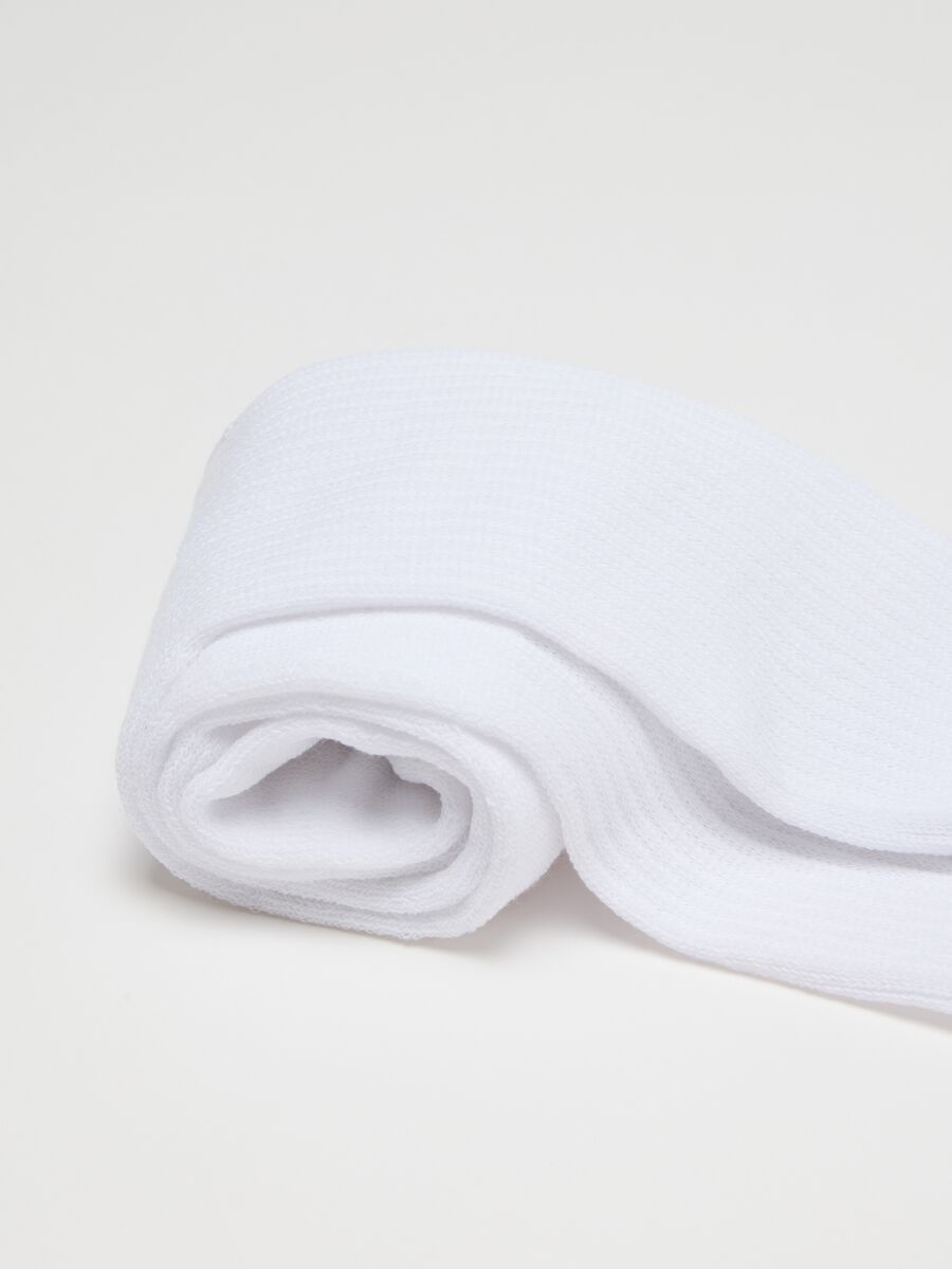 Set of long white cotton blend socks tripack_1