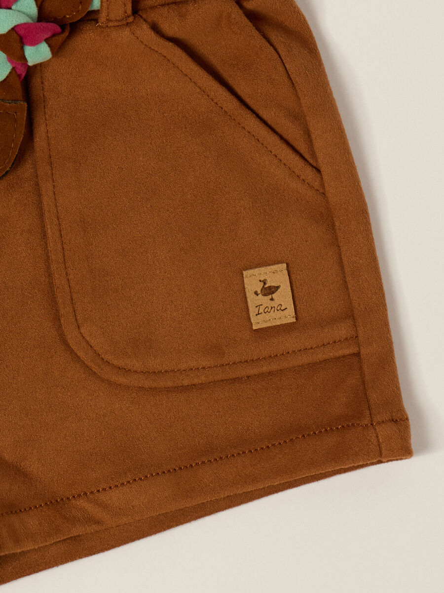 Shorts marroni con cintura intrecciata per bambina_2