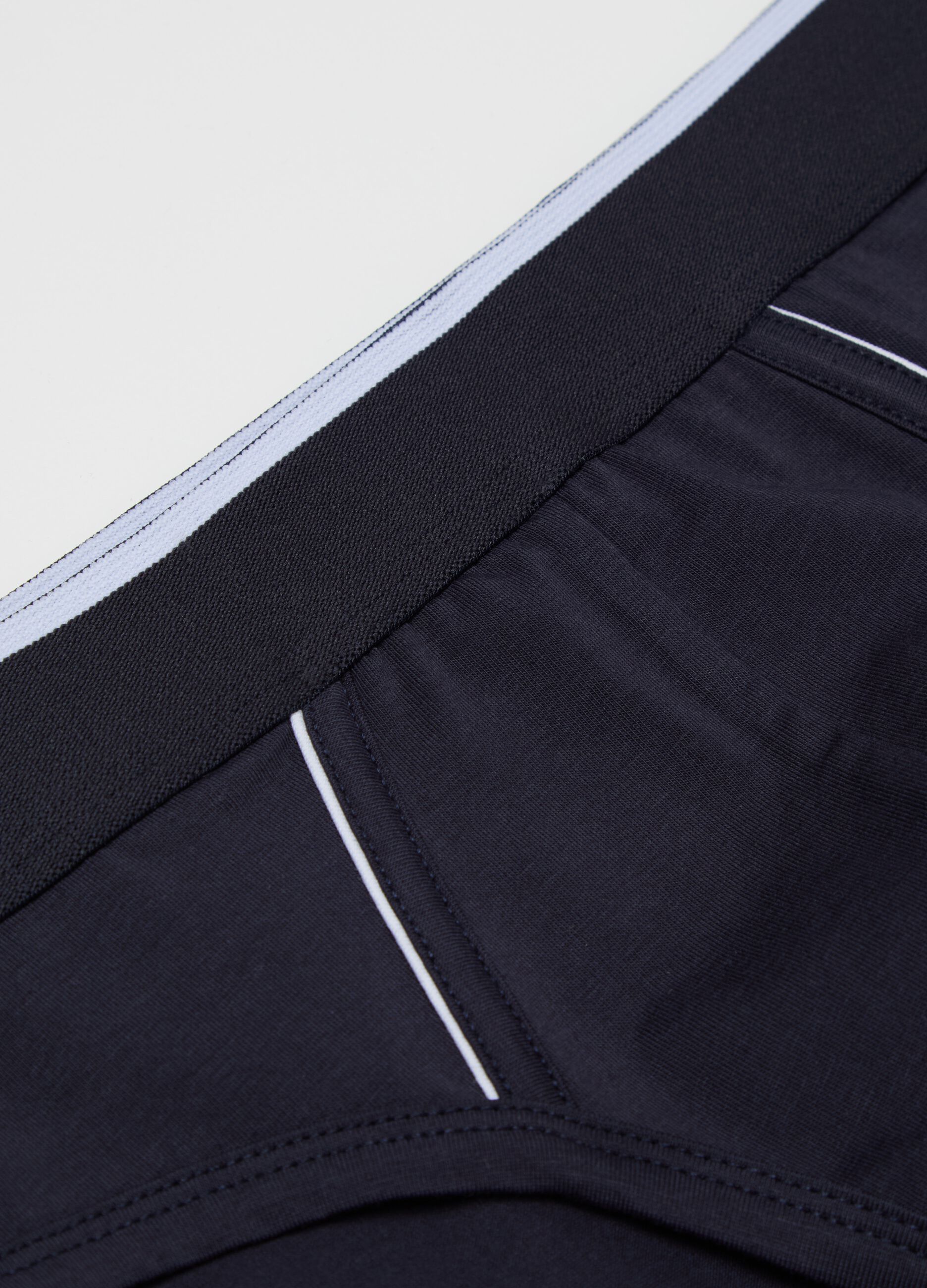 Two-pack briefs in Supima cotton with contrasting piping