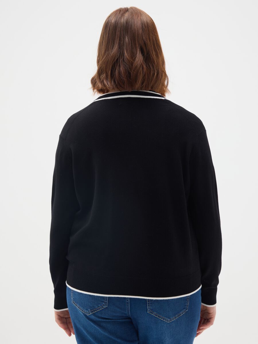Cardigan nero con bordo a contrasto_3