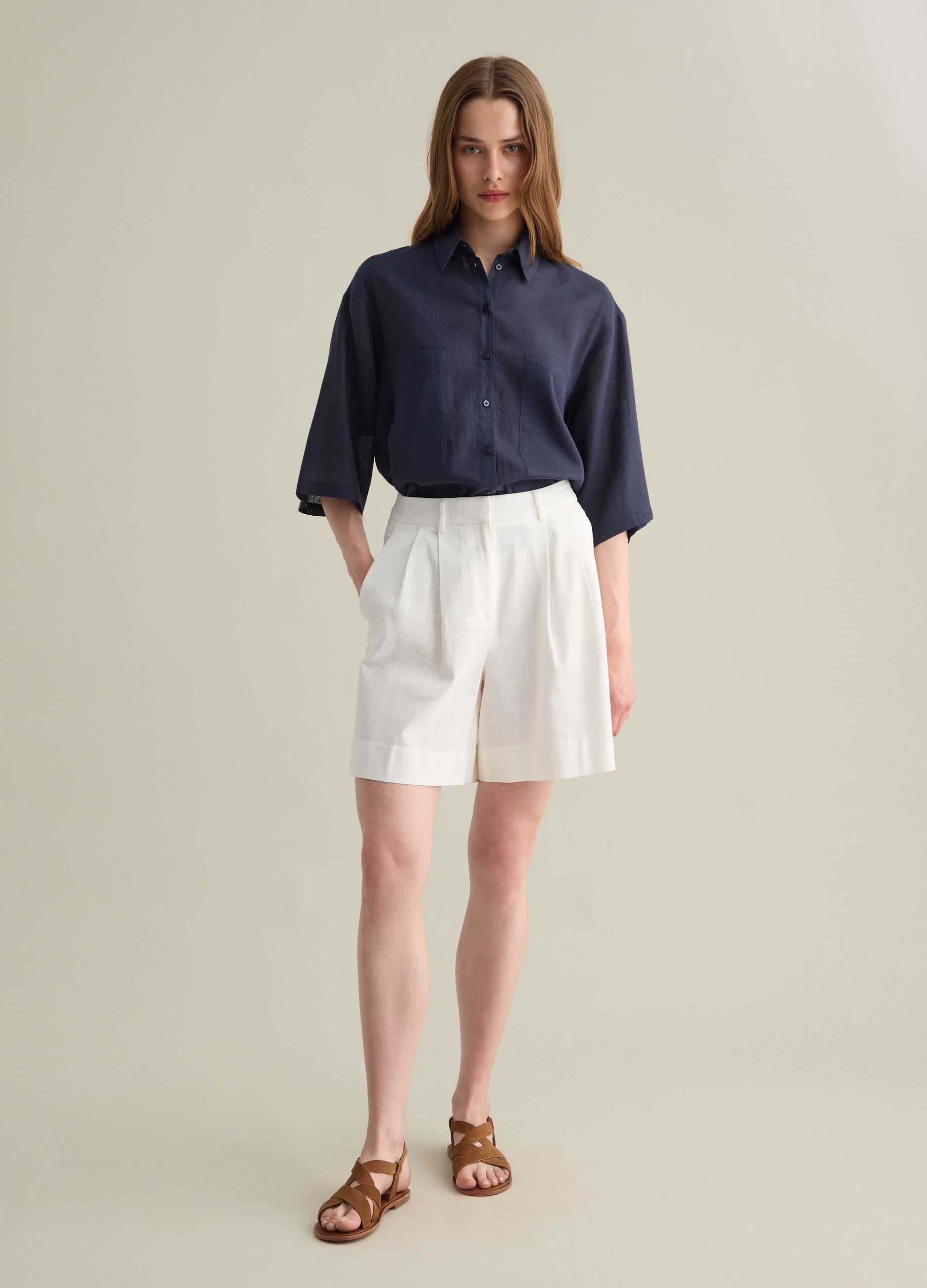 Women's oversize shirt in dark blue linen blend