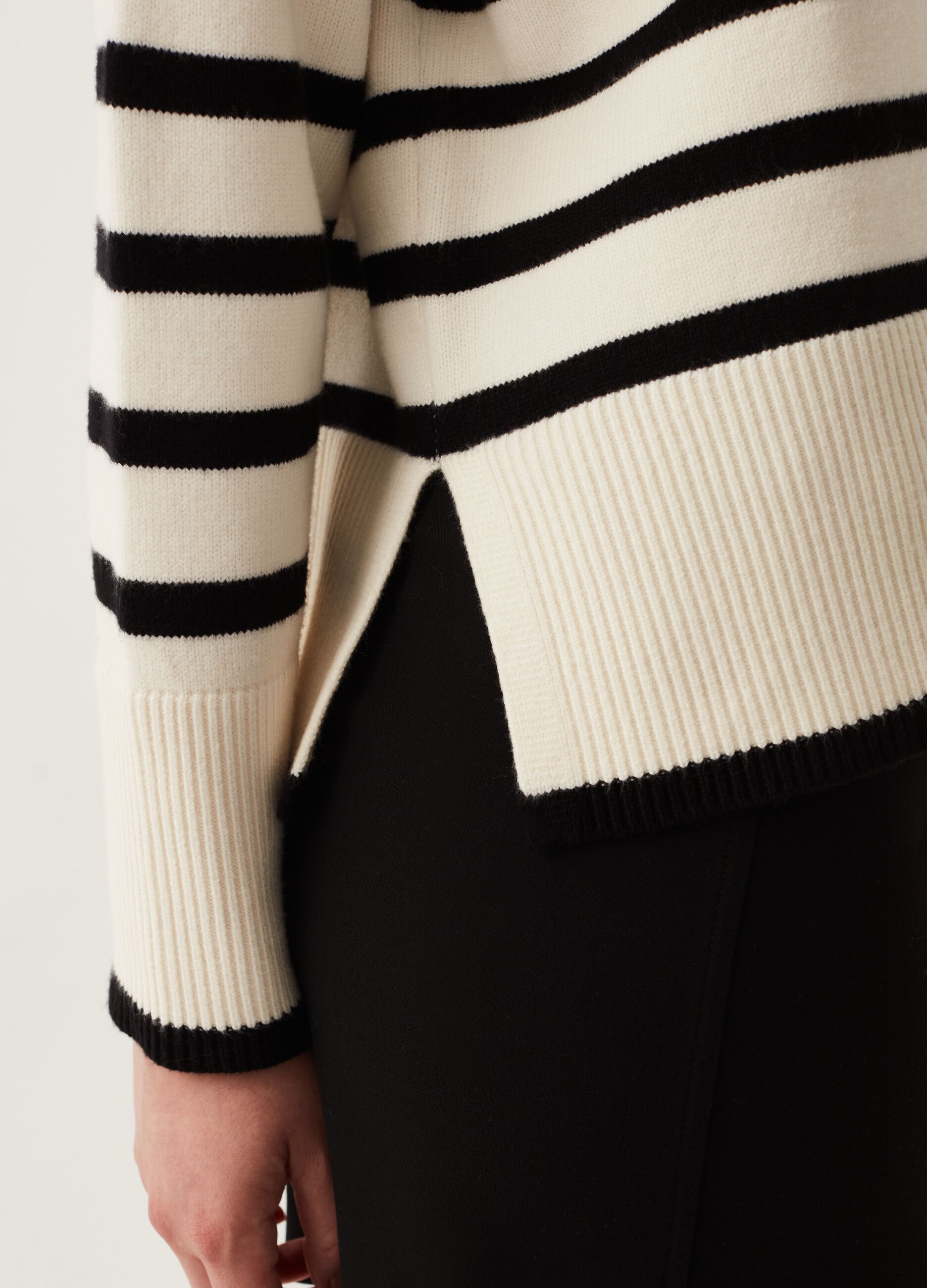 Pullover a righe con spacchi_3