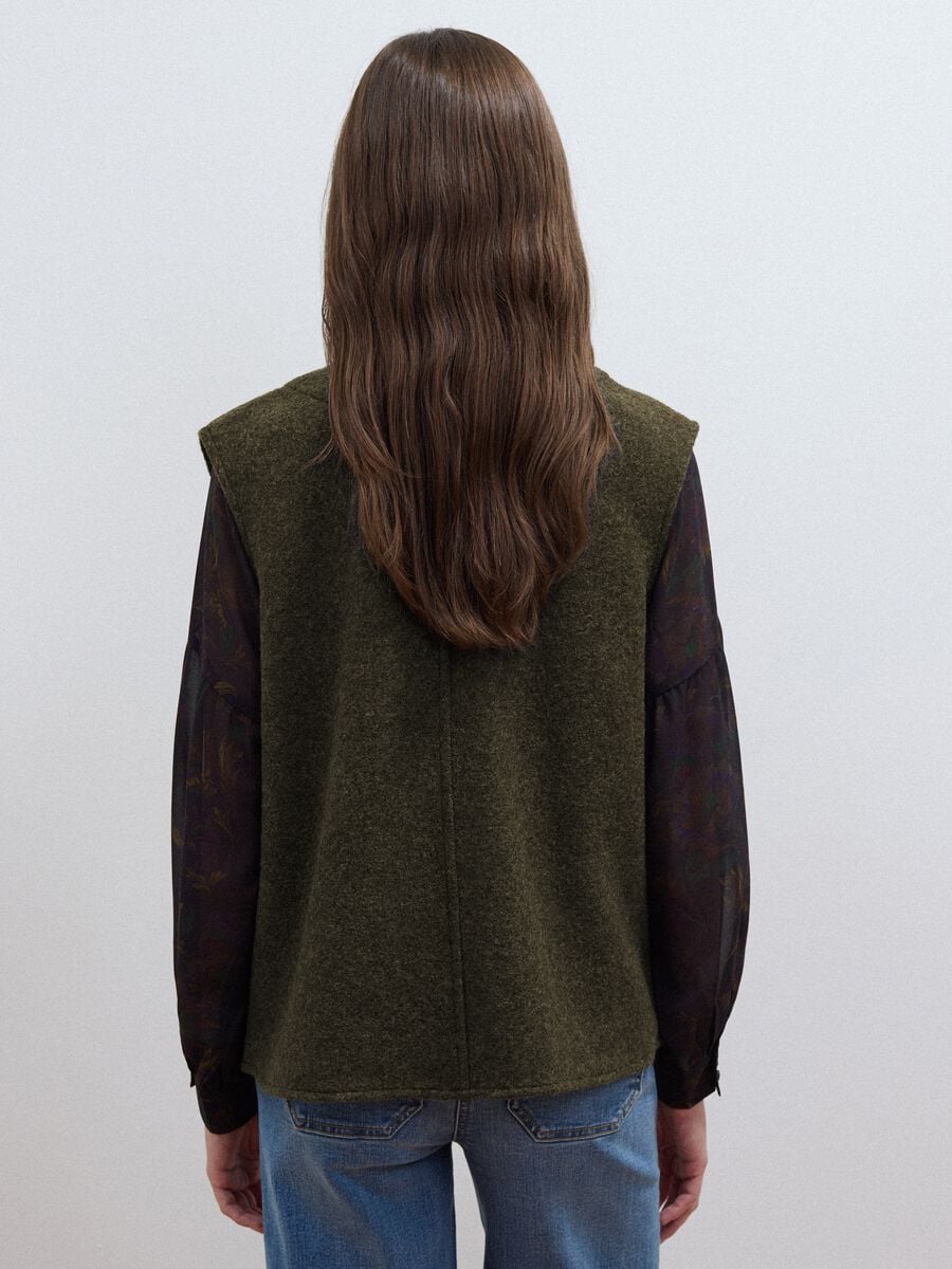 Green pure wool crew-neck gilet with oversized fit_3