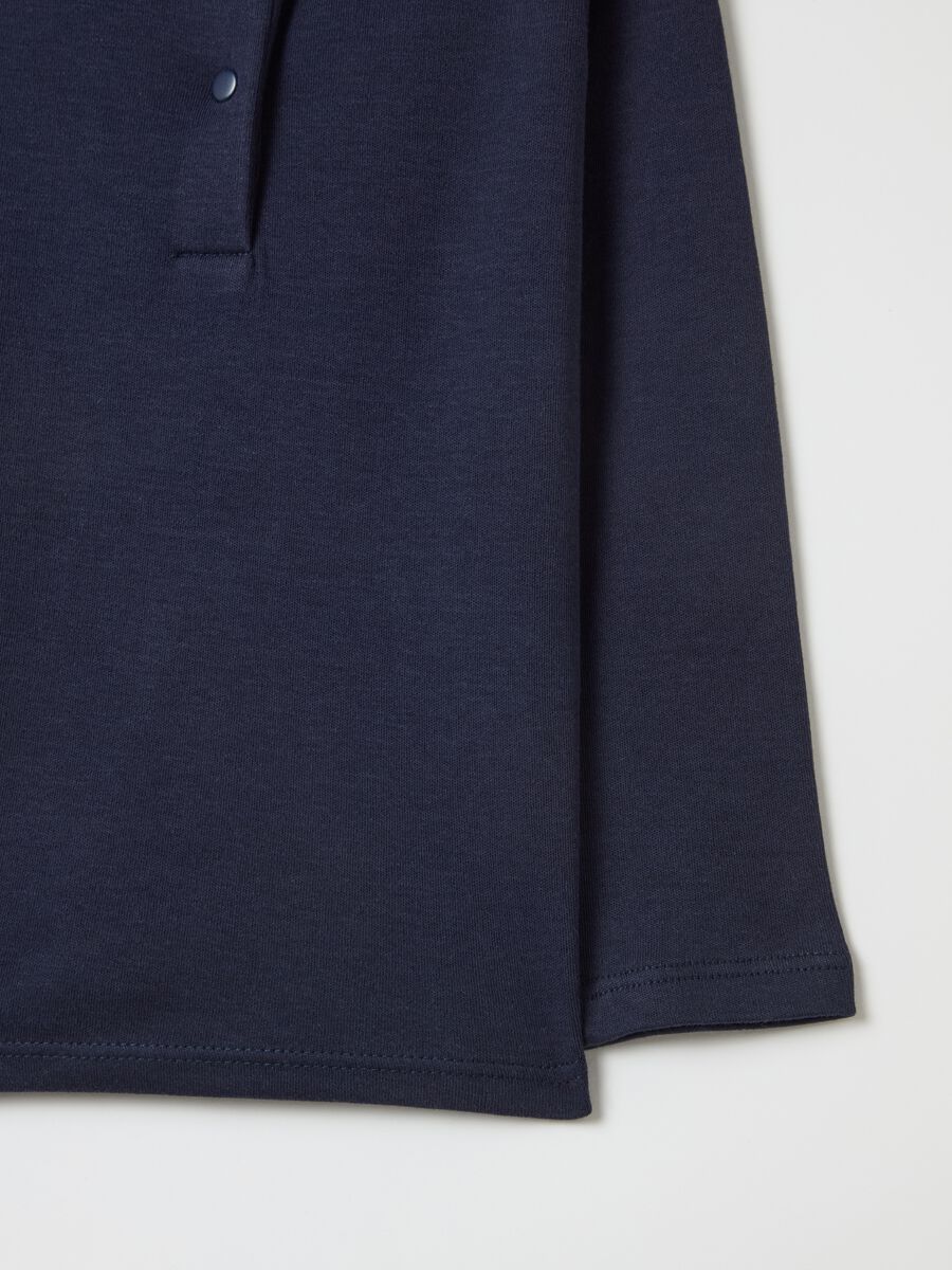 T-shirt in cotton with high neck and ruffles_2