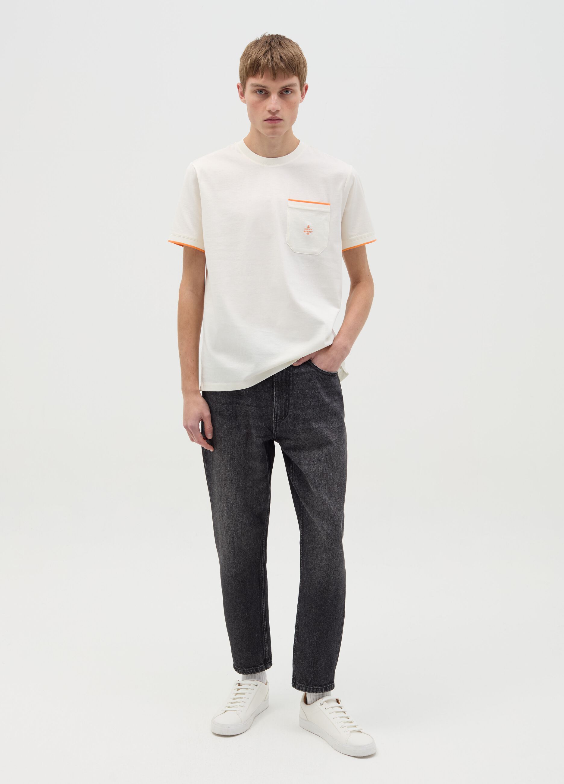 T-shirt with pocket and logo embroidery