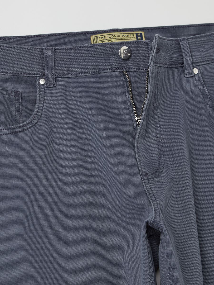 Slim-fit trousers with five pockets_5