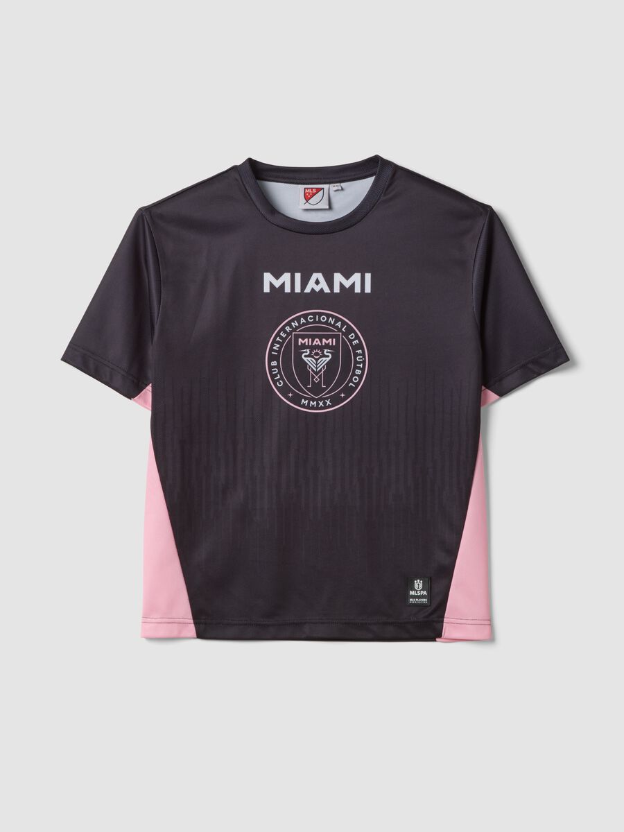 T-shirt nera a maniche corte con dettagli rosa regular fit_3