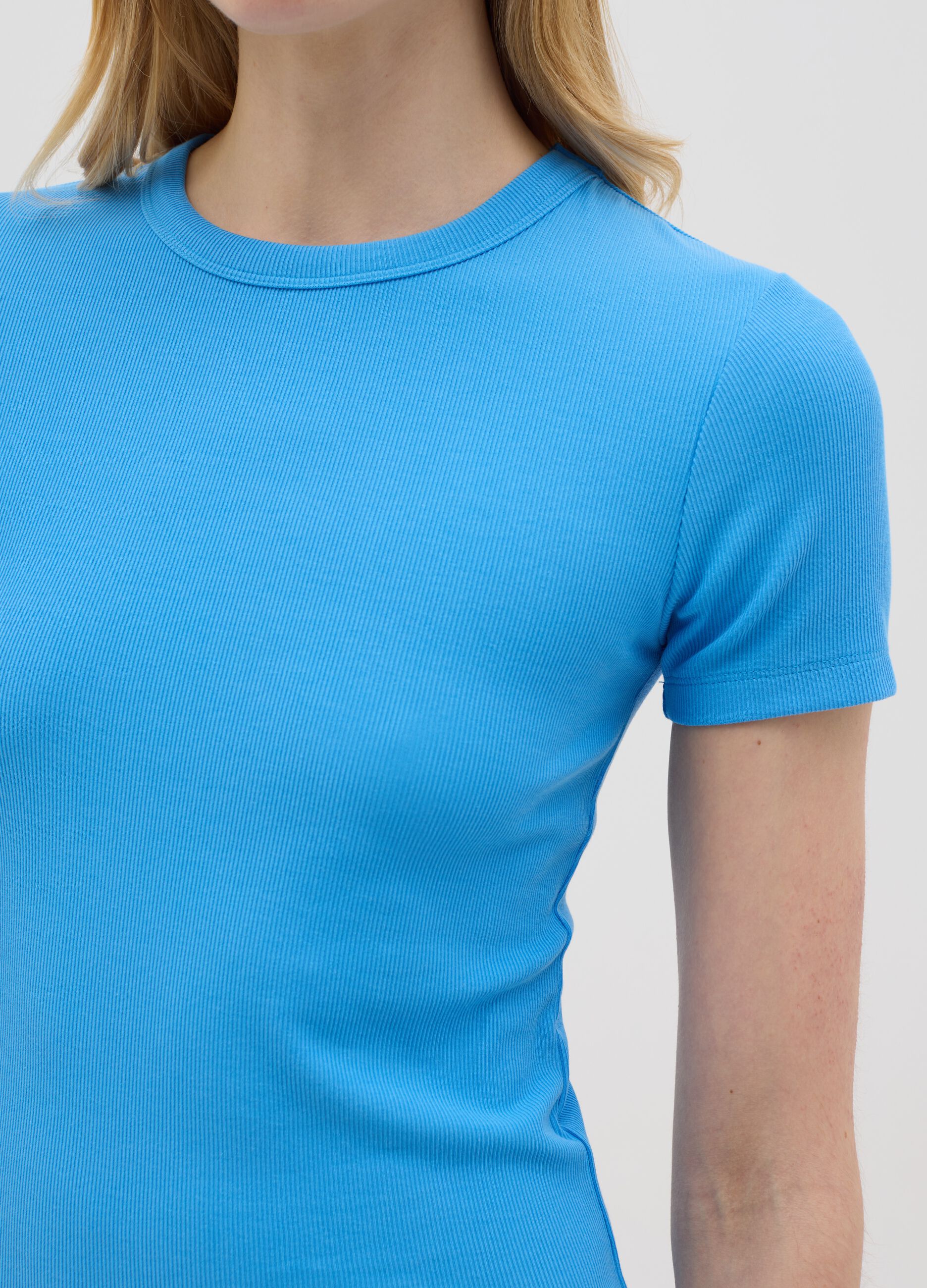T-shirt da donna in cotone elasticizzato azzurro regular fit