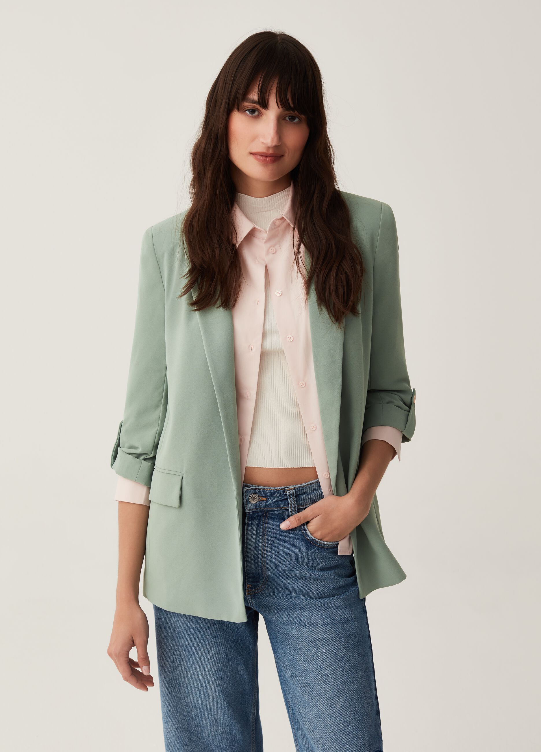 Blazer aperto con maniche a tre quarti_0