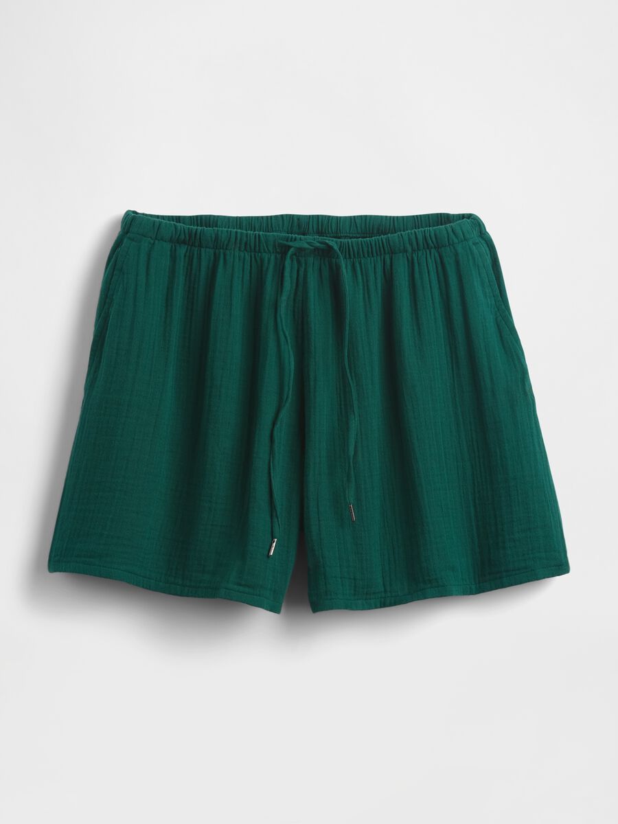 Green suit in lightweight fabric for summer 2025_7