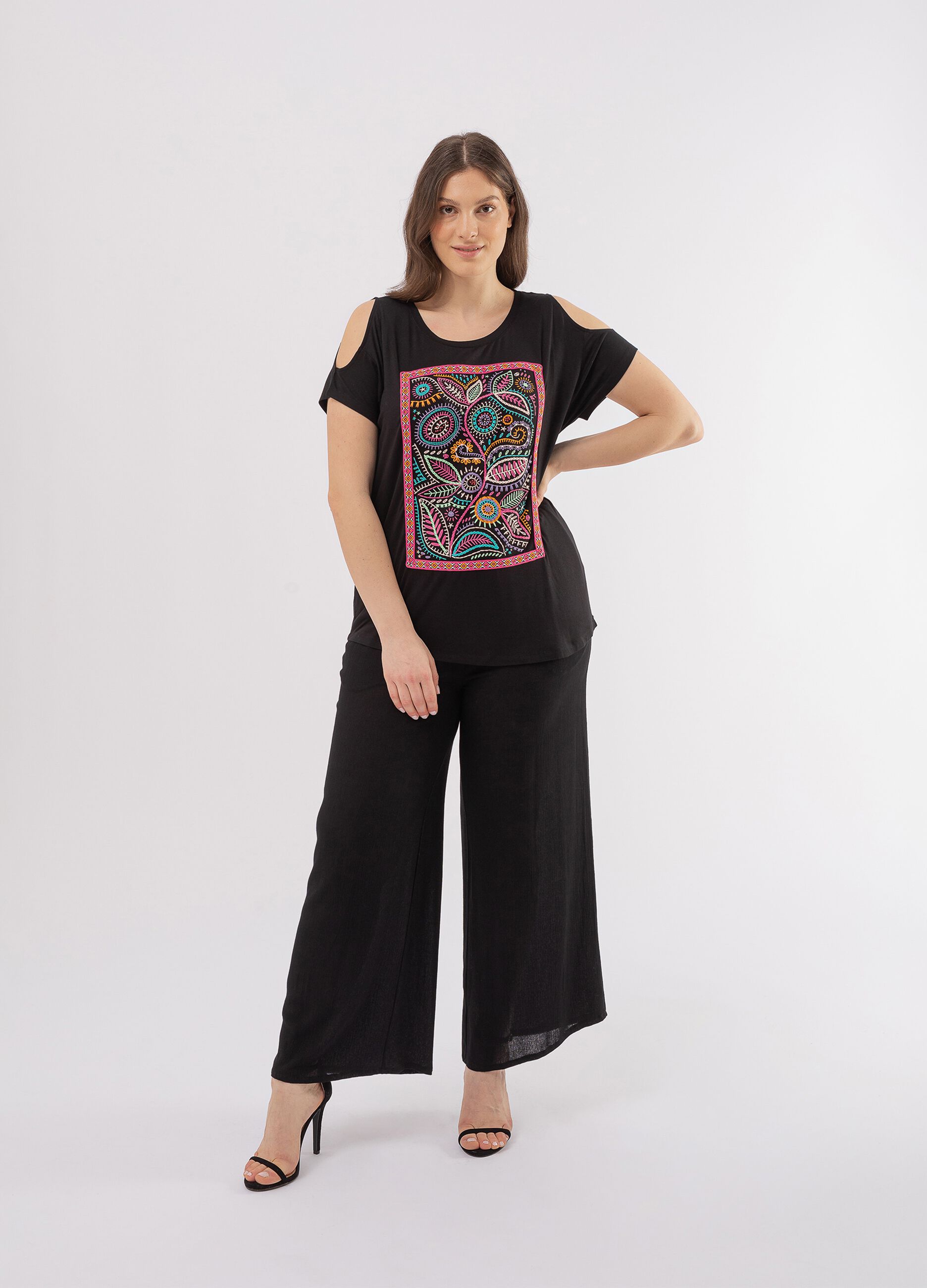 T-shirt con ricamo floreale Curvy_0