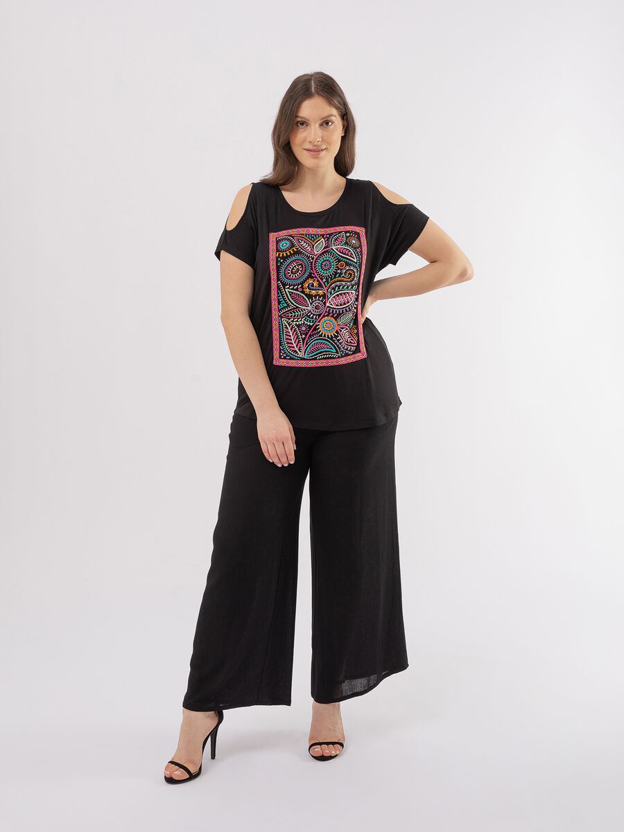 T-shirt con ricamo floreale Curvy_0