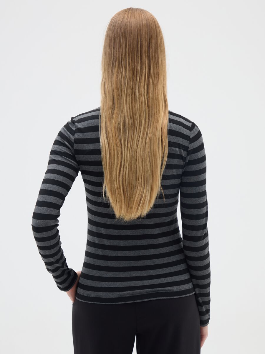 Grey striped long-sleeved stretch t-shirt_2