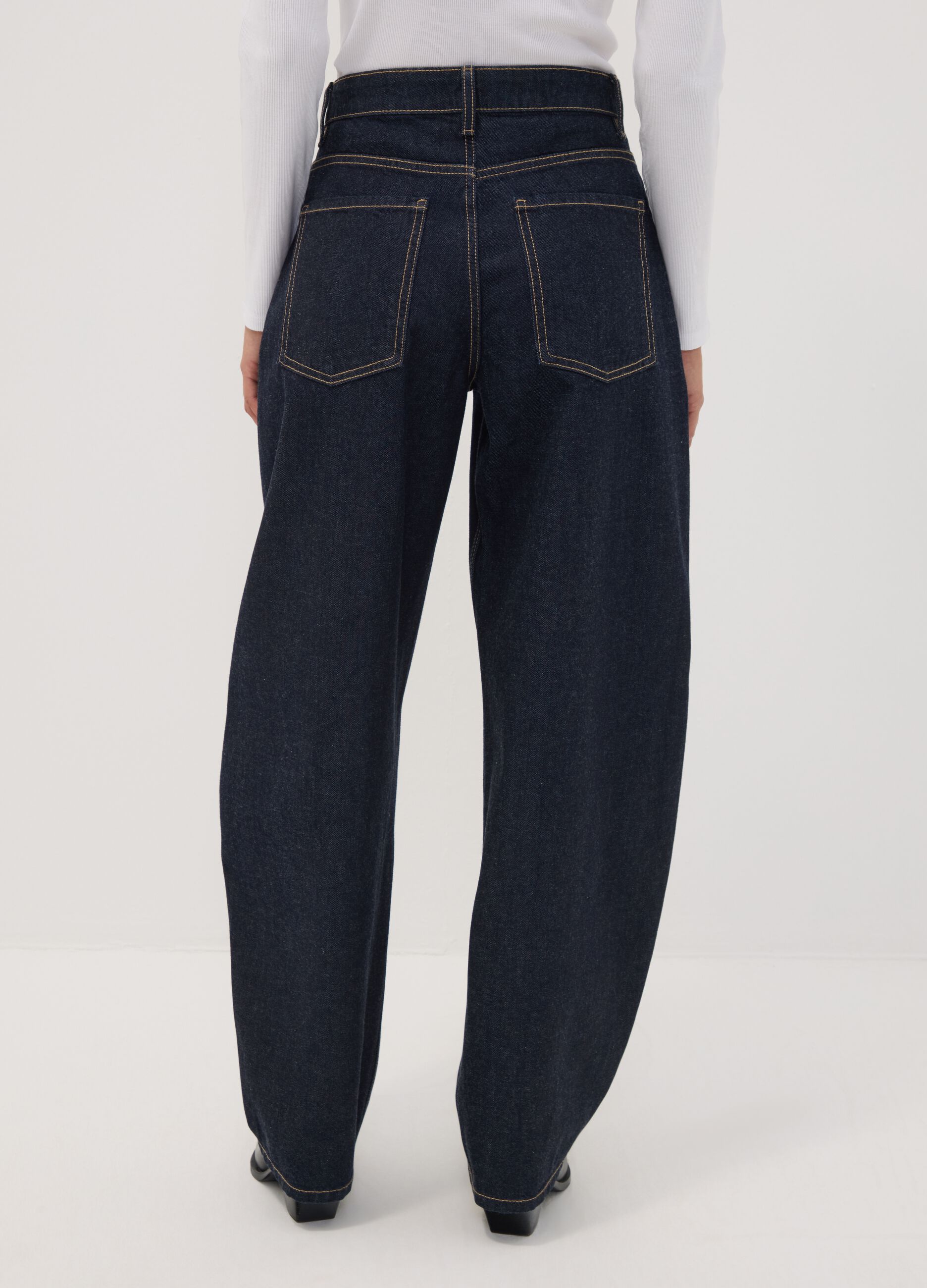 Dark wash pure cotton denim barrel-fit jeans