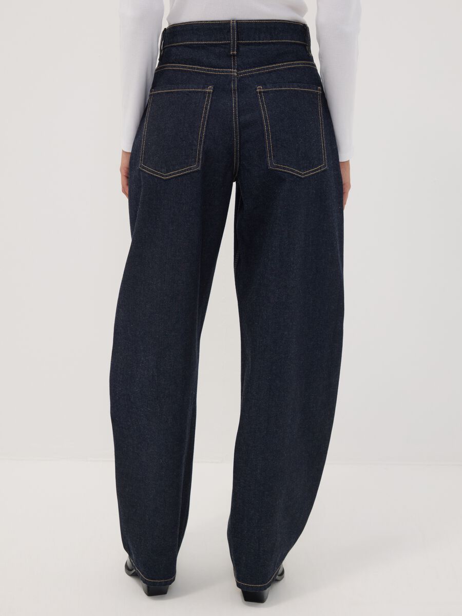 Dark wash pure cotton denim barrel-fit jeans_2