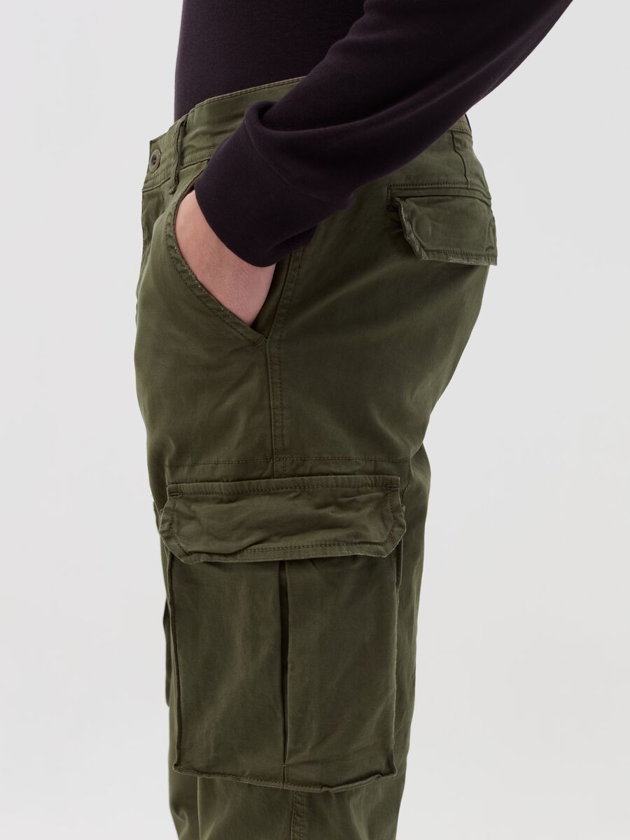 Pantalone cargo cuff-hem in cotone stretch_2