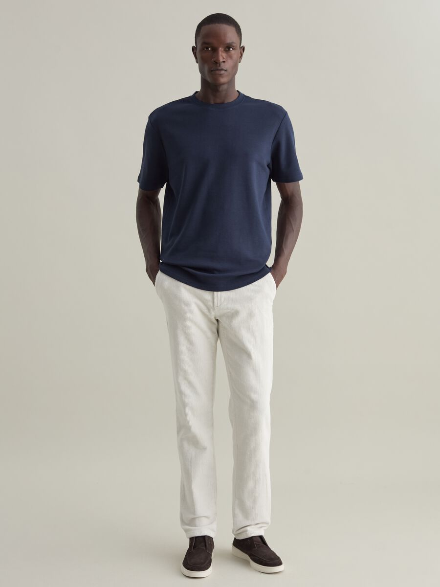 Contemporary T-shirt in cotton with round neck_1