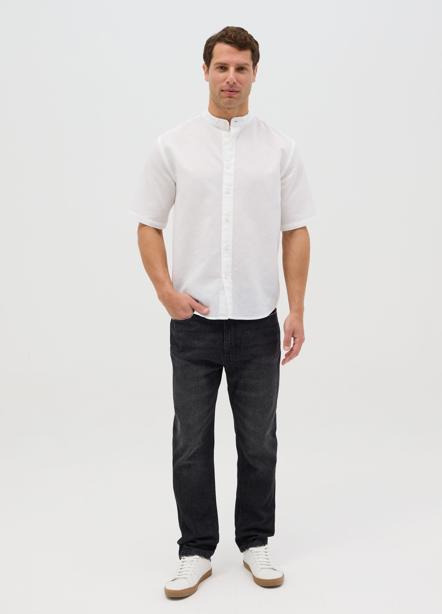 Mandarin shirt in cotton and linen with short sleeves