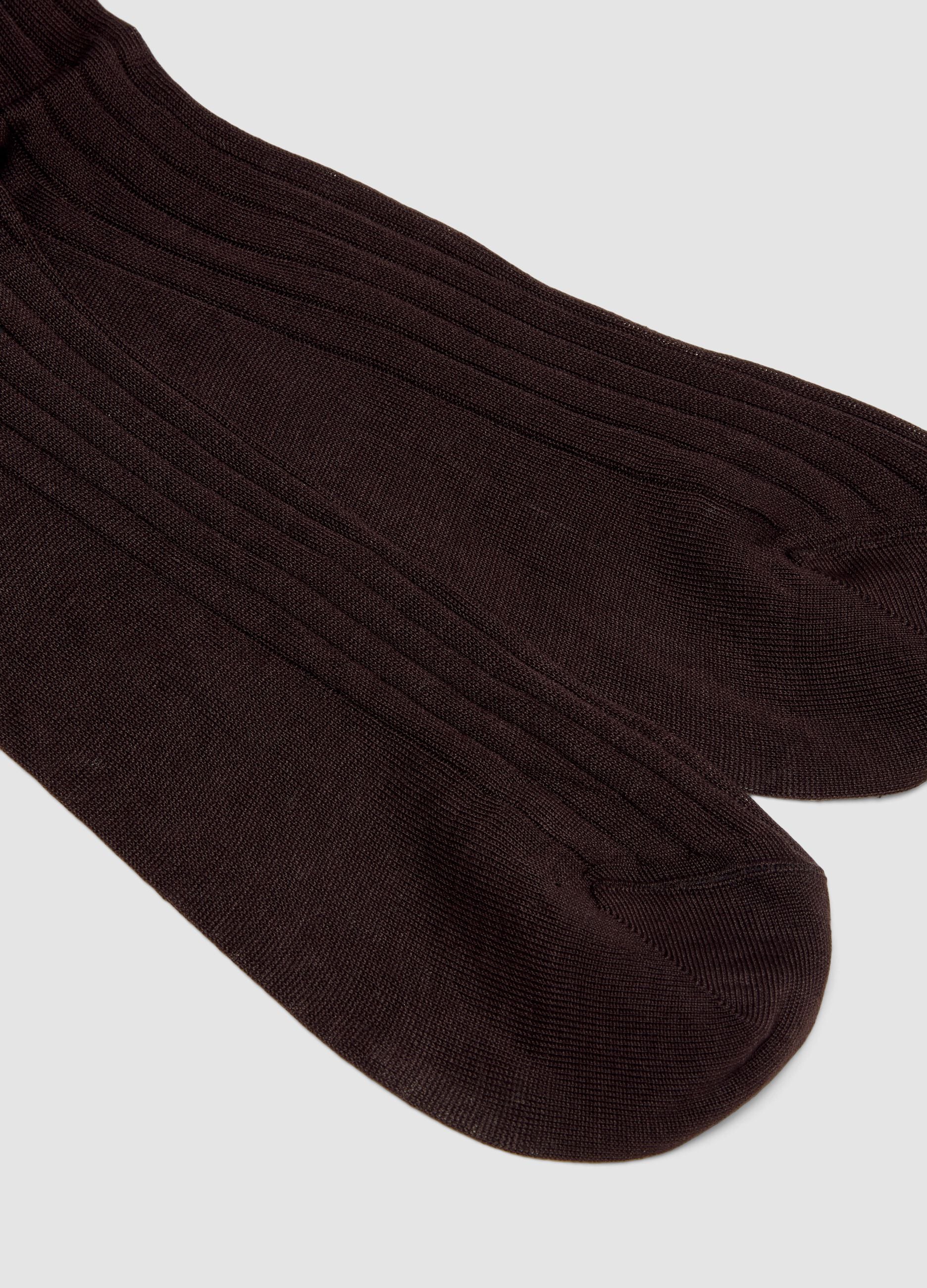 Brown ribbed long socks in pure cotton