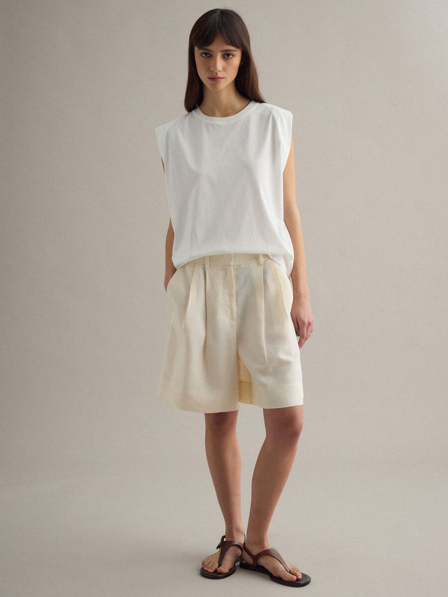 White Sleeveless Cotton-Blend Regular Fit T-shirt_2