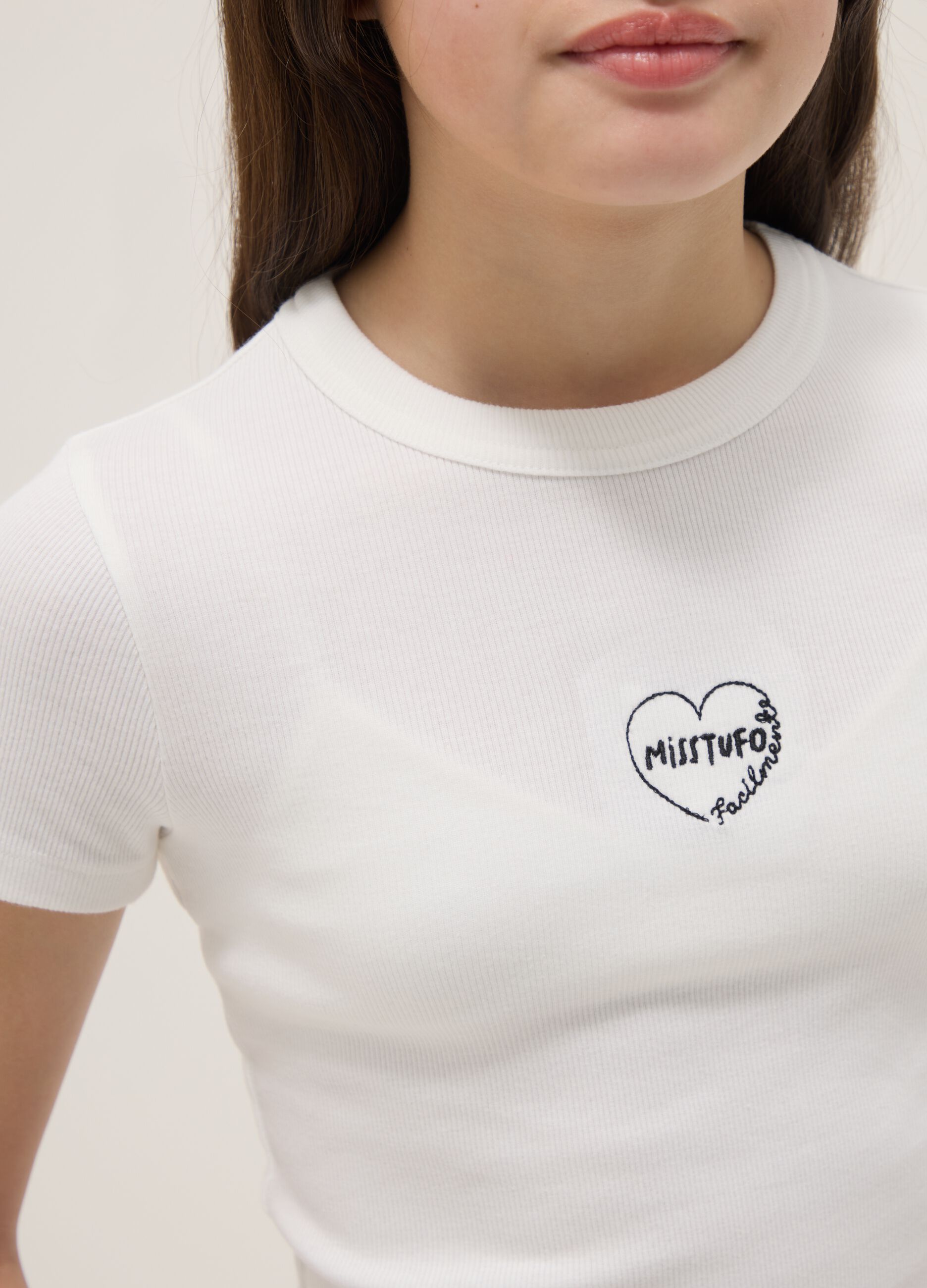 Girl's white fitted stretch cotton t-shirt with slogan