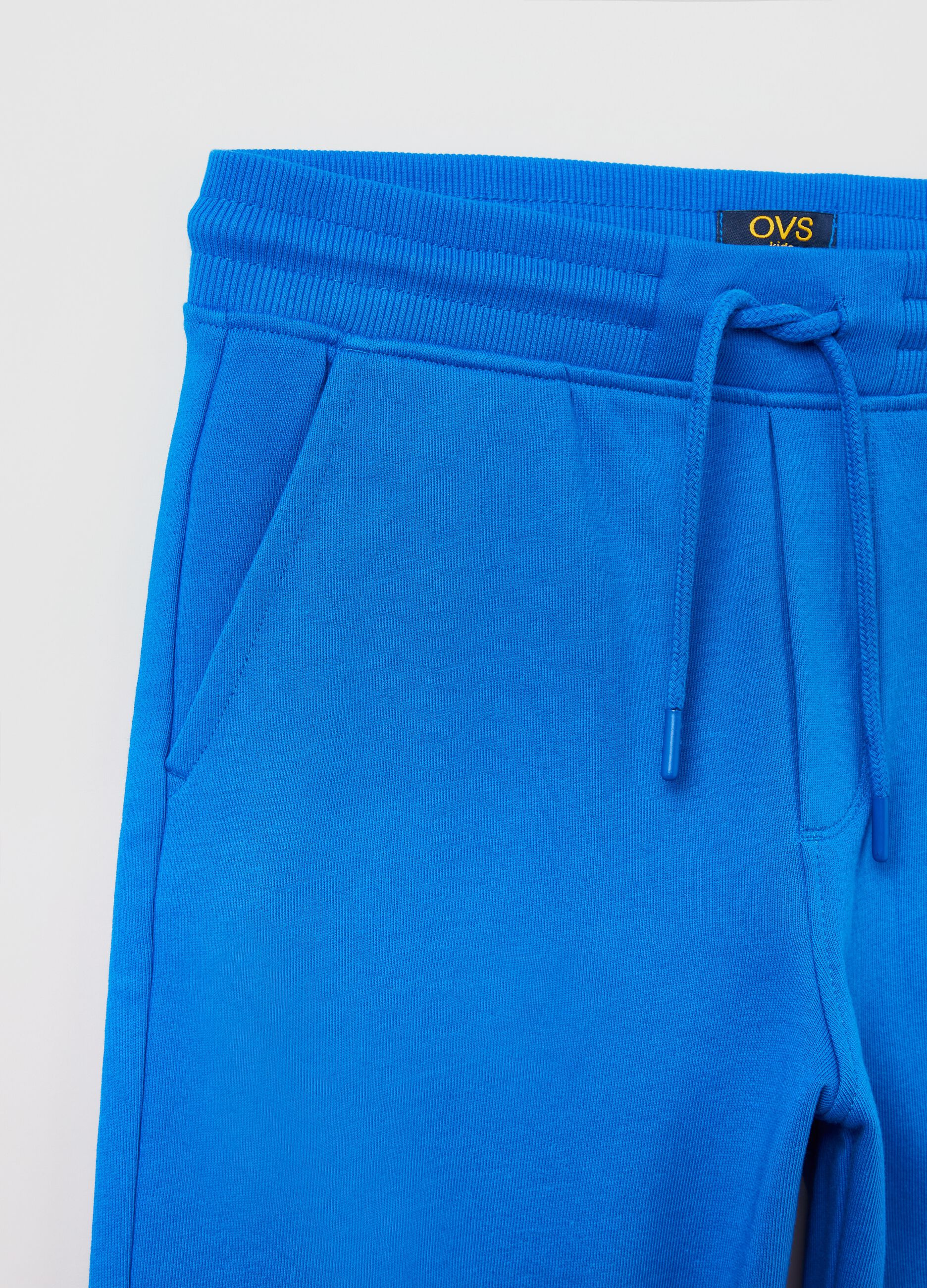 Fitness shorts with drawstring