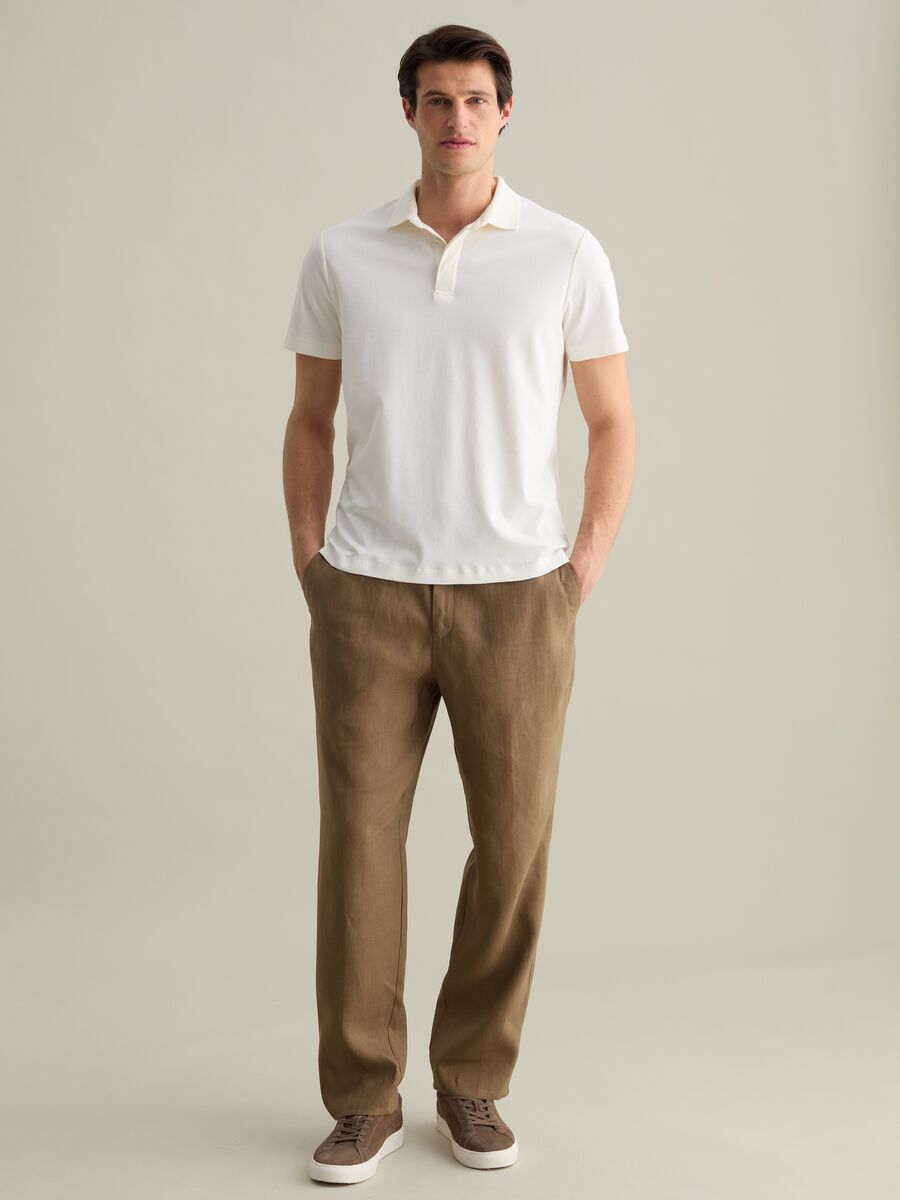 Contemporary trousers in linen_0