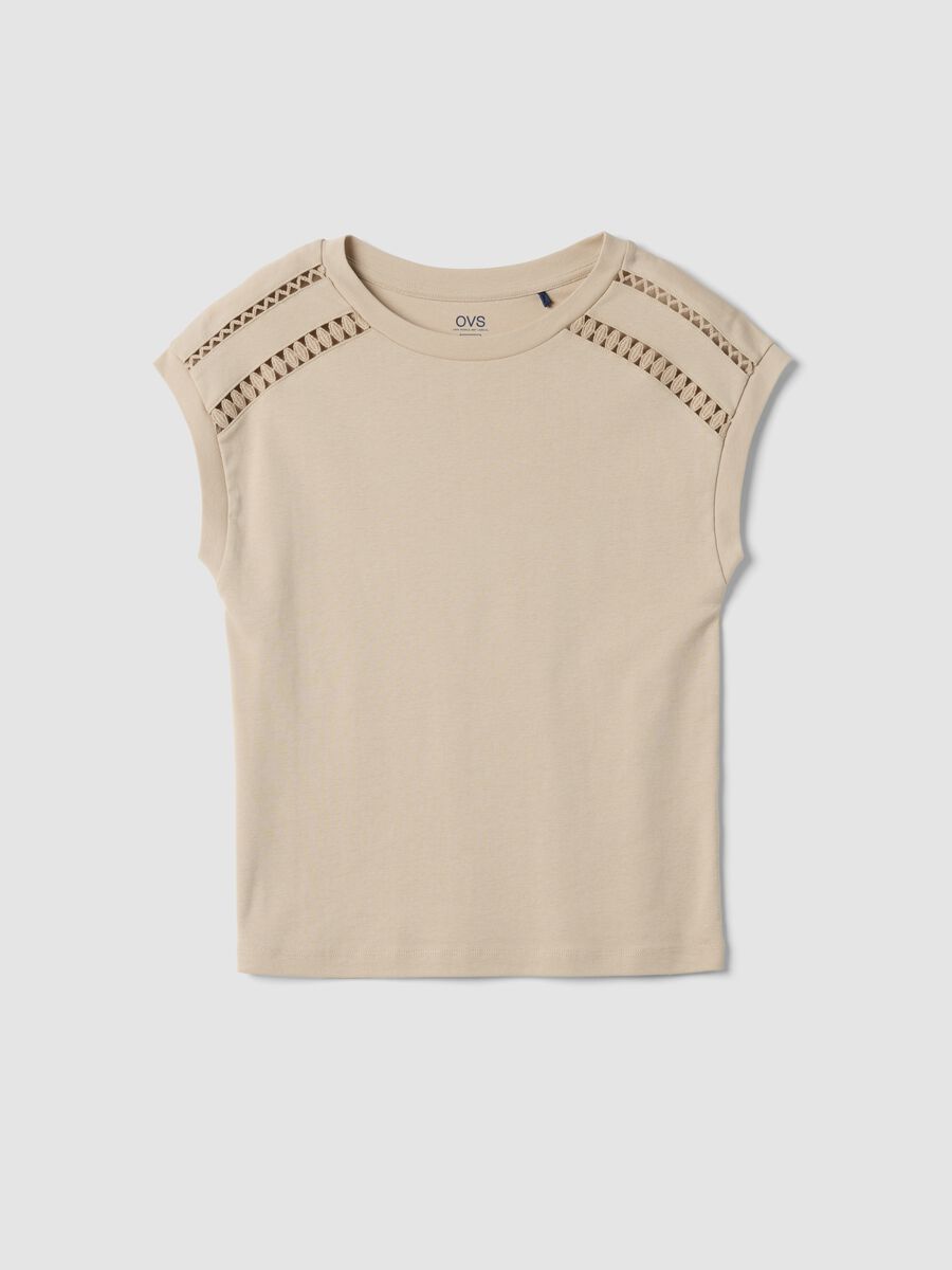 T-shirt beige in puro cotone con inserti traforati regular fit_4
