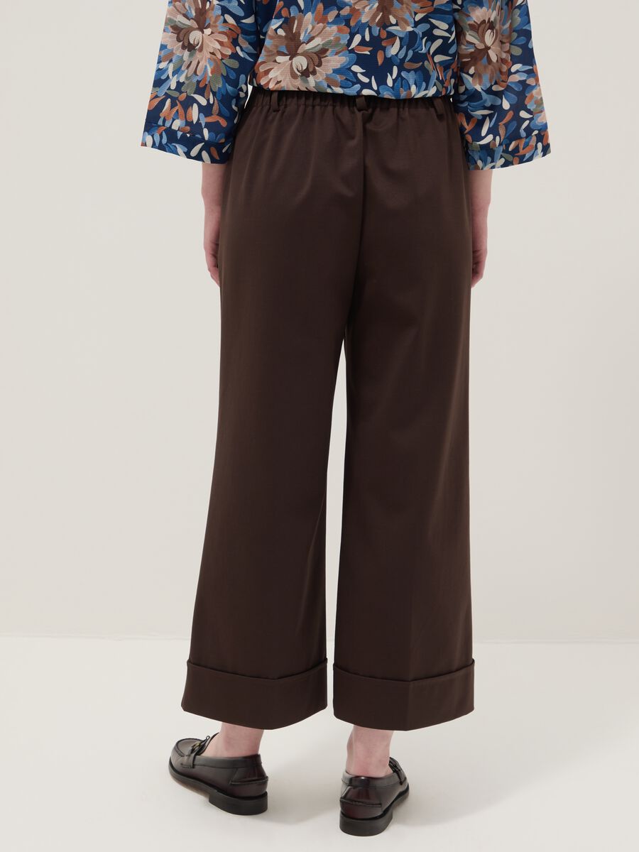 Pantaloni wide leg in misto cotone elasticizzato marroni regular fit_2