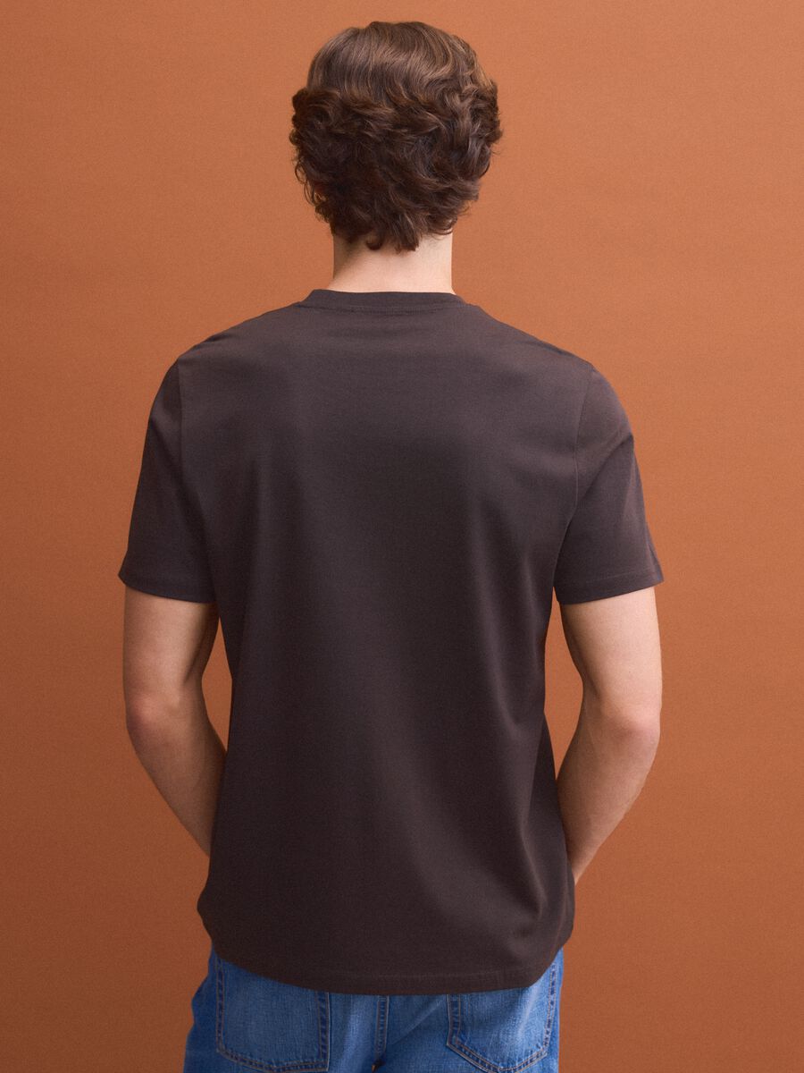 Brown crew-neck T-shirt in pure Supima cotton, regular fit_3