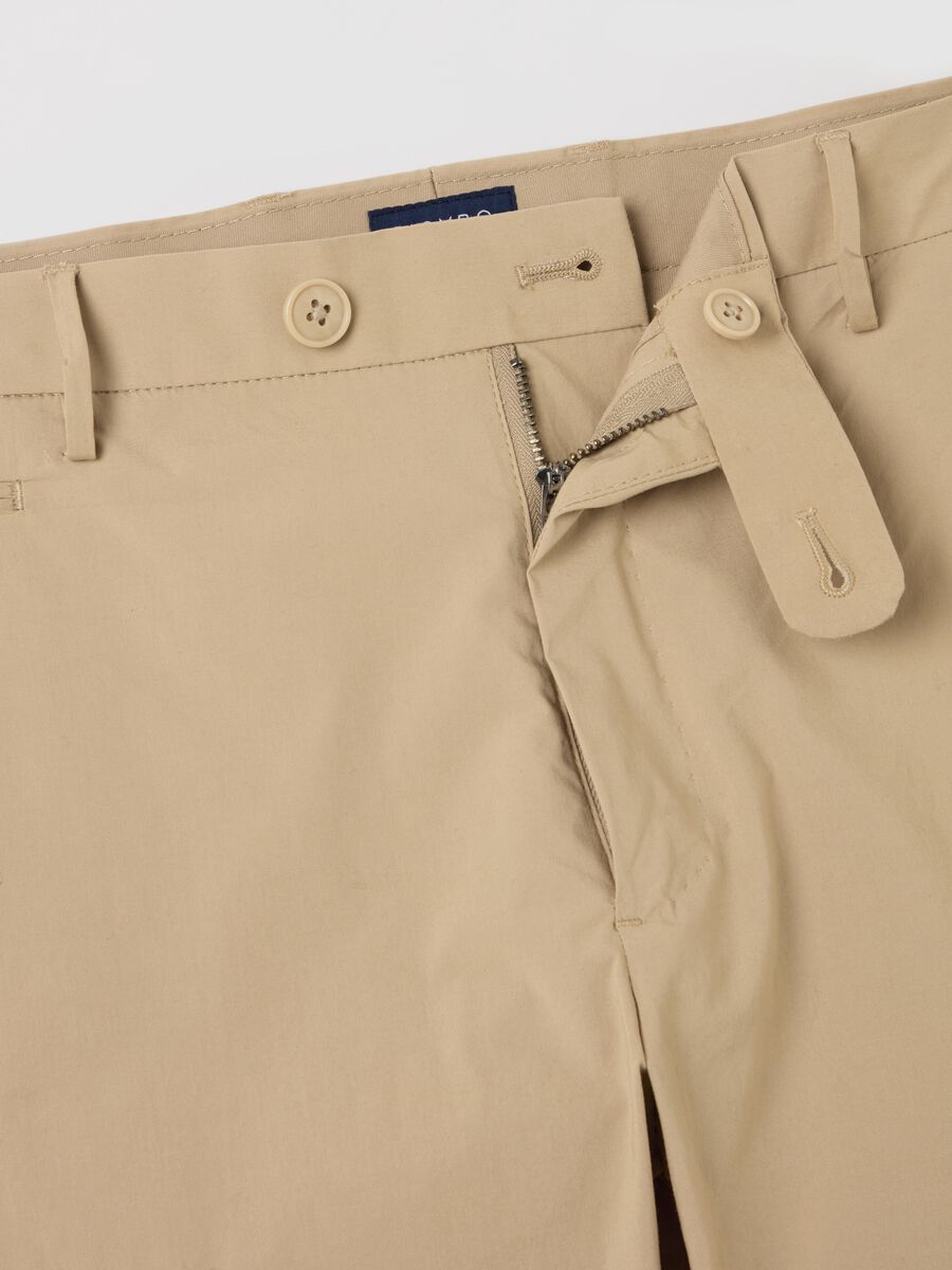 Contemporary slim-fit trousers in stretch cotton_5