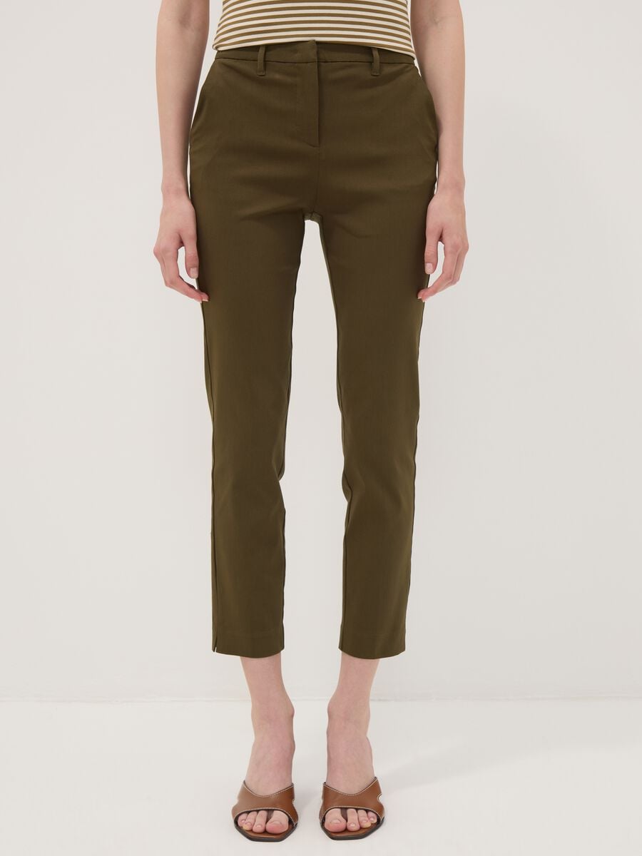 Pantaloni chino verdi in viscosa elasticizzata slim fit_1