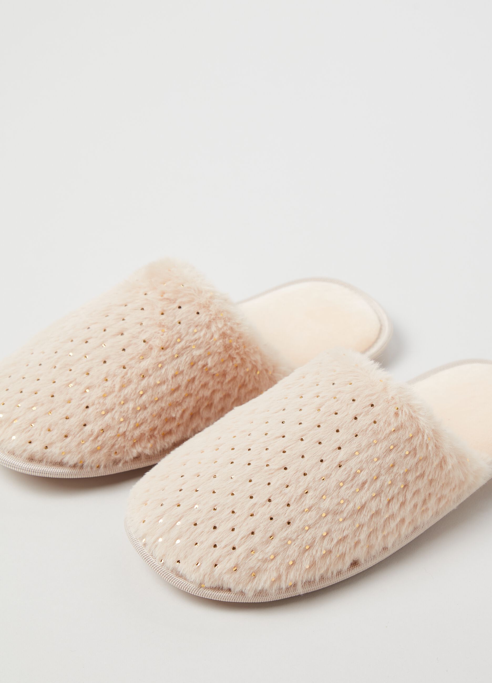Pantofole con pois in foil_1