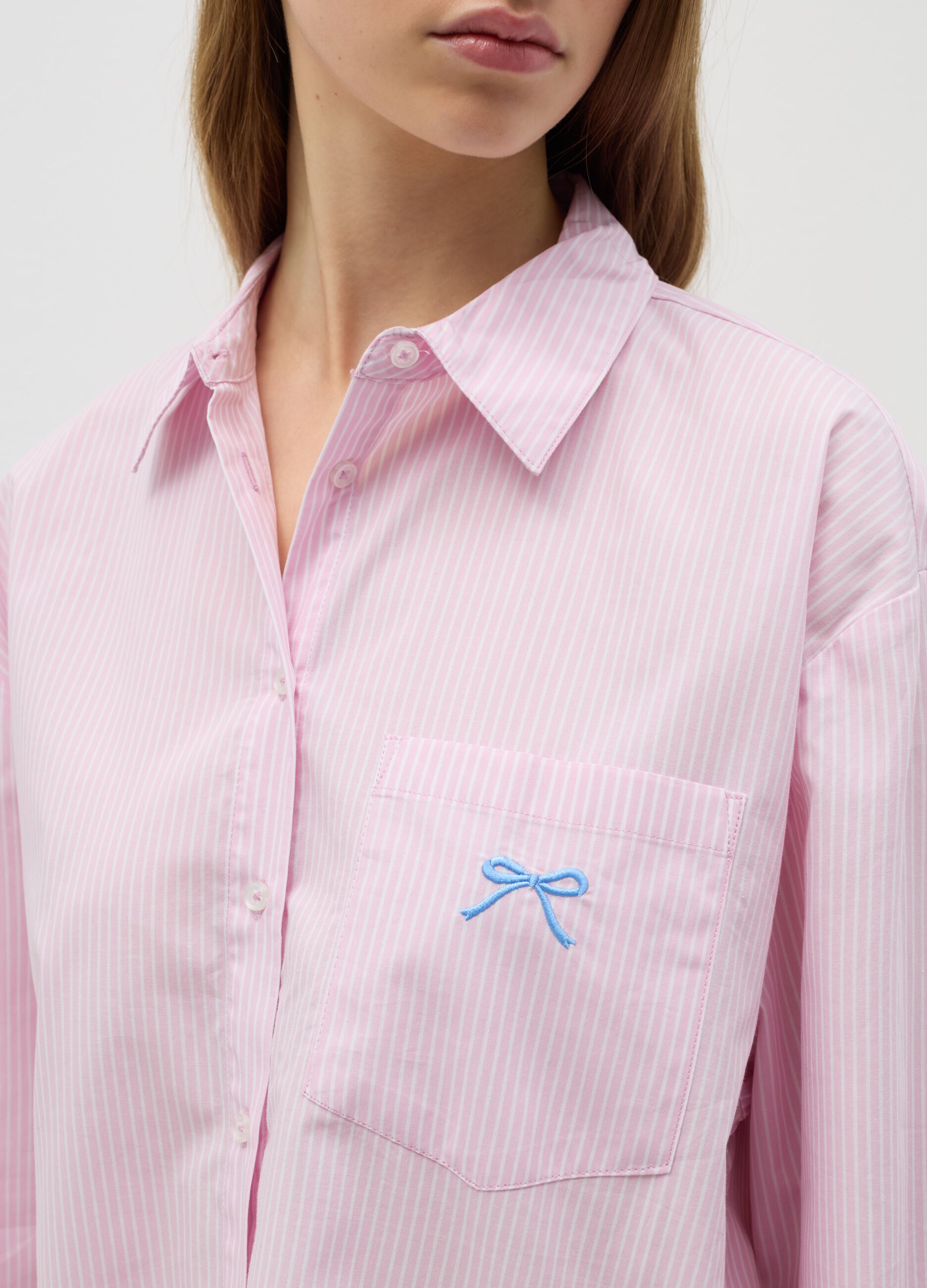 Relaxed-fit shirt with embroidered pocket