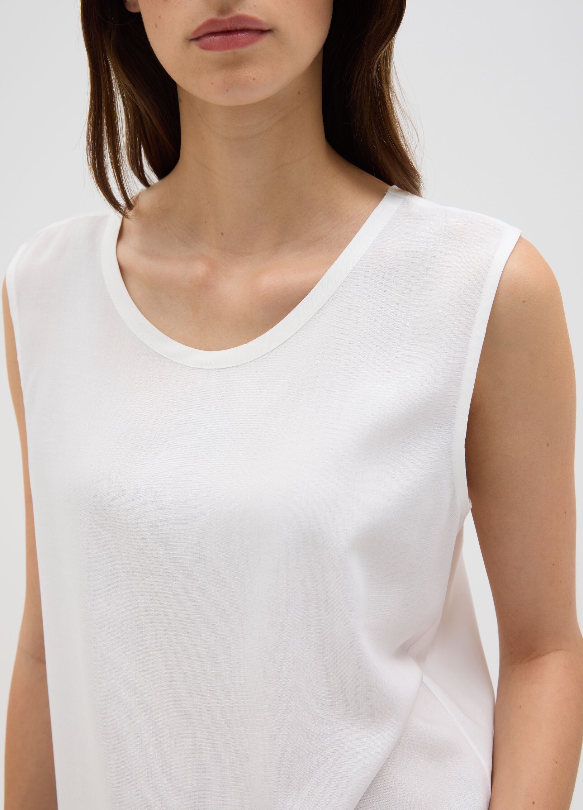 Women's Sleeveless White Viscose T-Shirt, Regular Fit