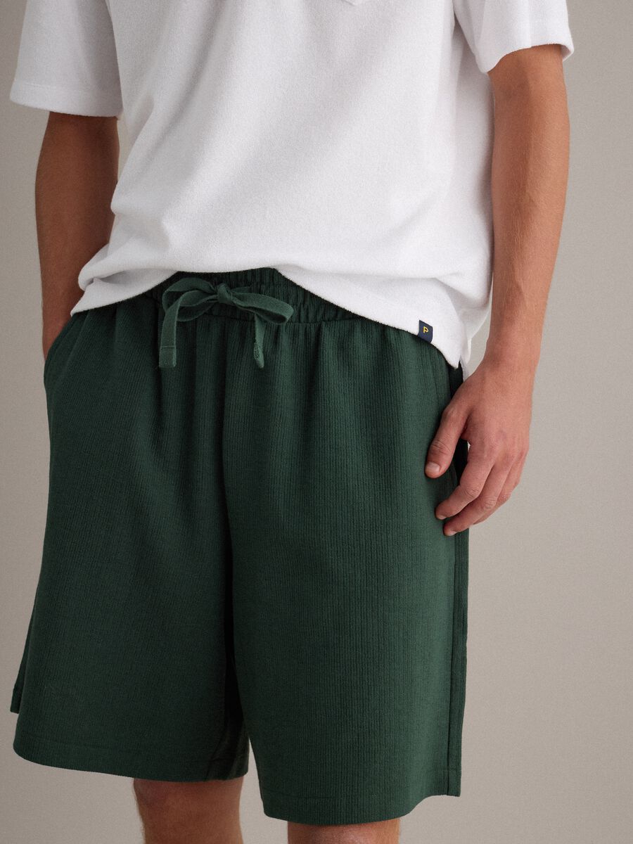 Shorts jogger verdi in misto cotone con coulisse relaxed fit_3