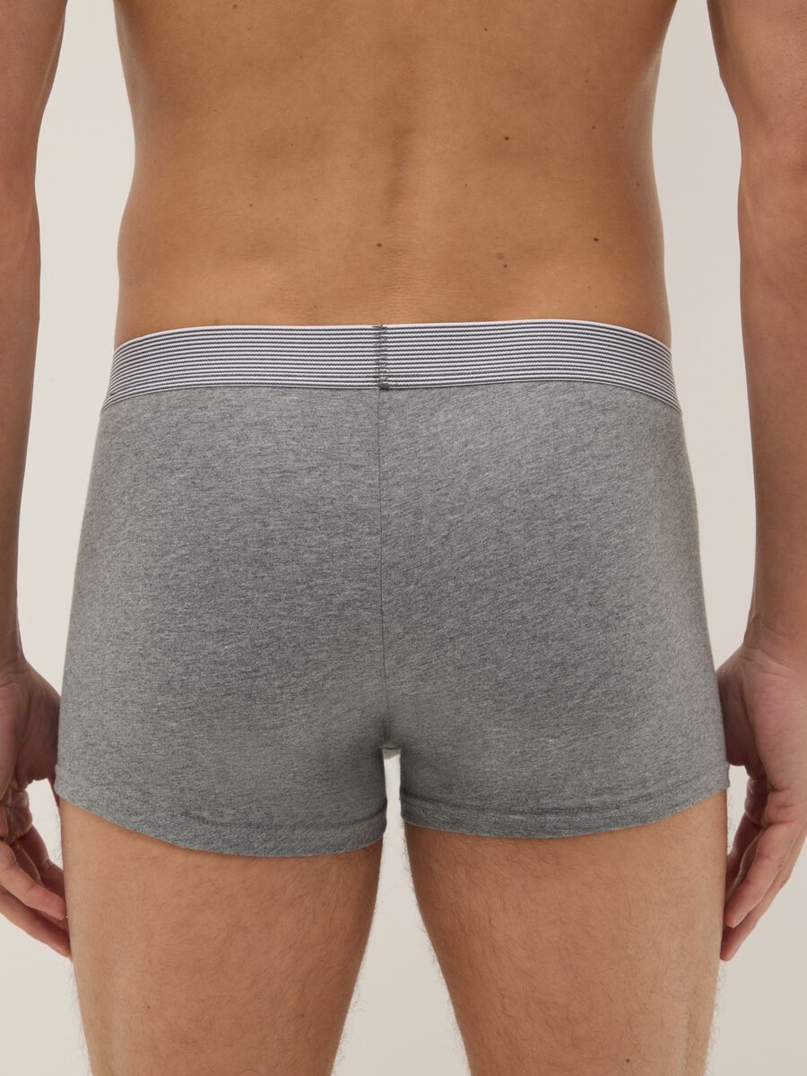 Three-pack of multicolor regular fit stretch cotton boxers_2