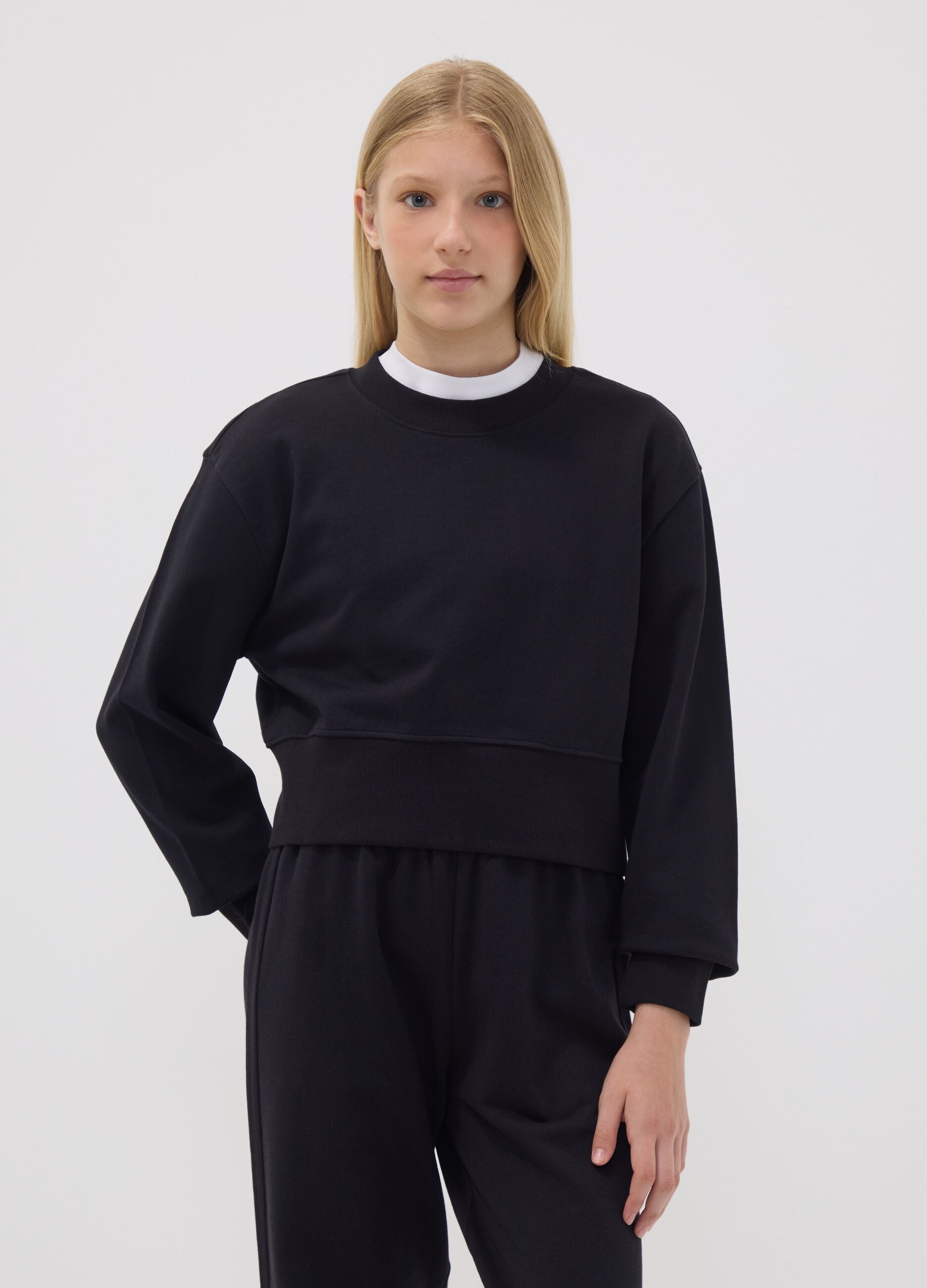 Black sweatshirt in organic cotton and viscose blend with ribbed collar