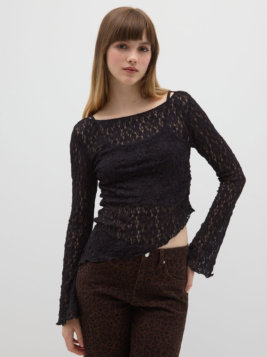 Maglia a maniche lunghe in pizzo nera regular fit con scollo a barca_0