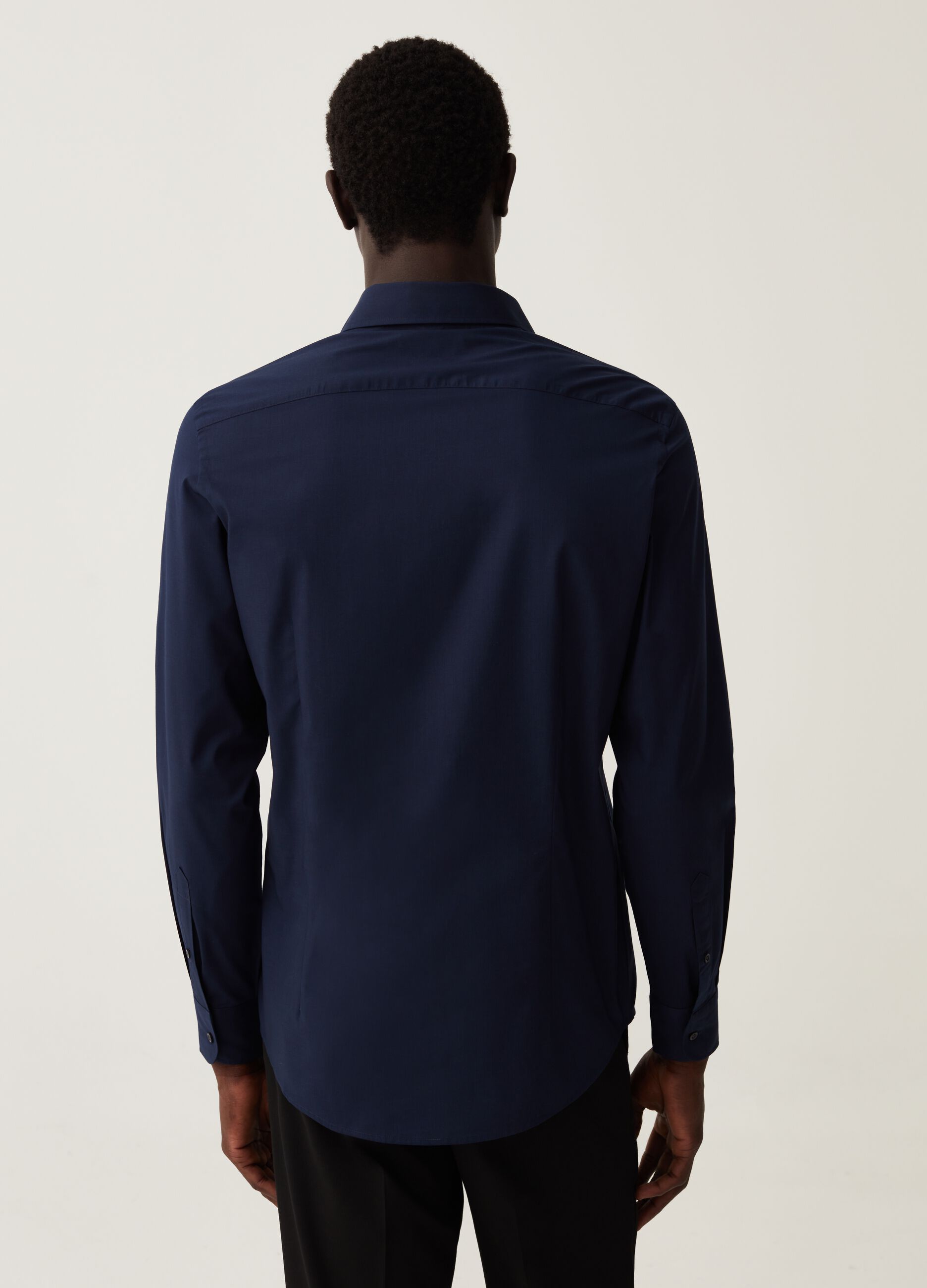 Camicia slim fit tinta unita_2