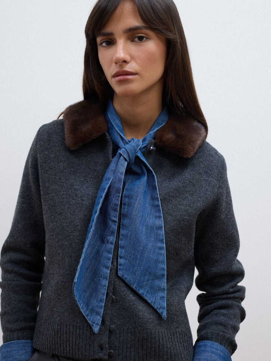 Grey cardigan with contrast collar, regular fit_2