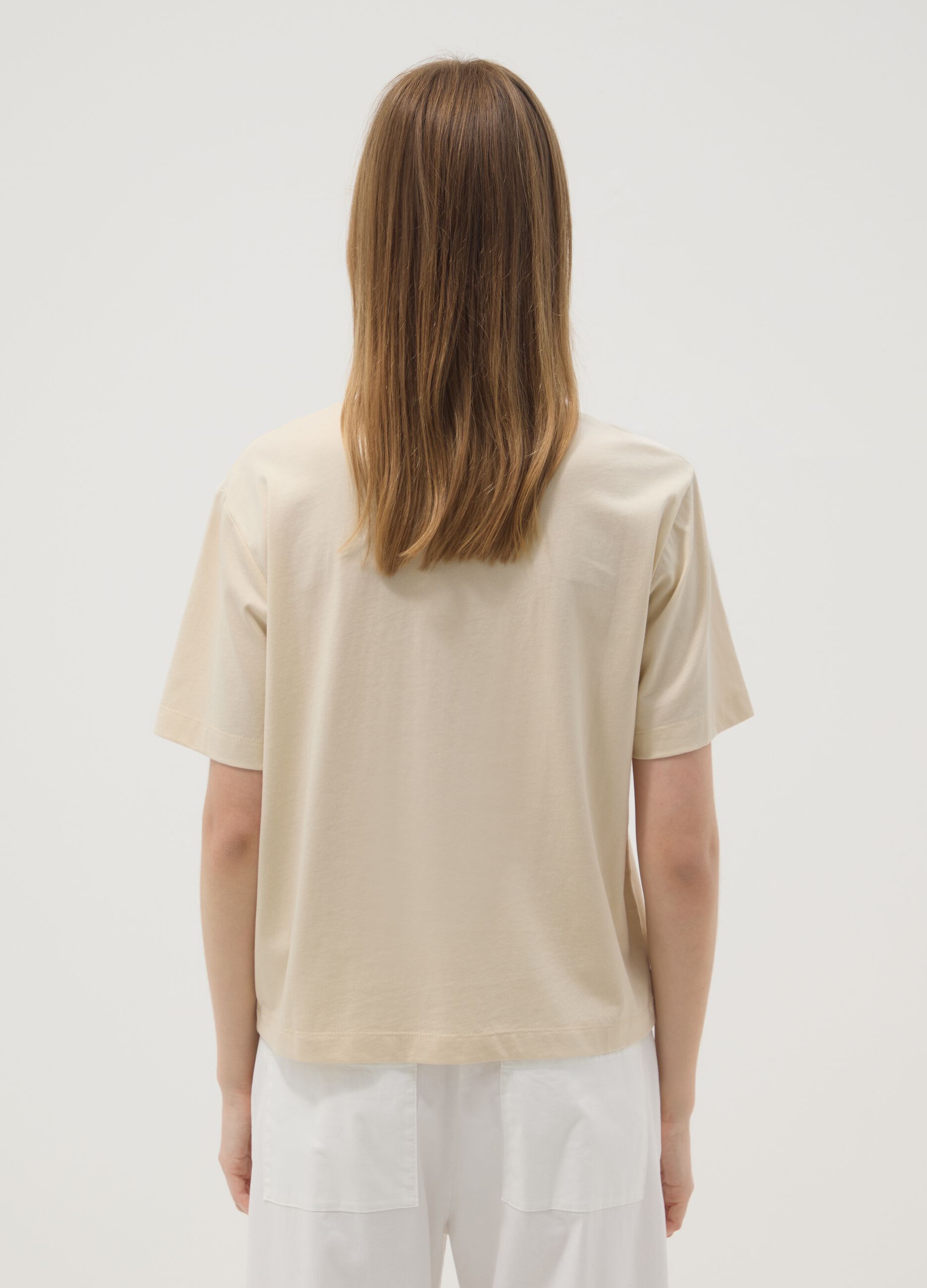 Beige short-sleeved pure cotton T-shirt with embroidery