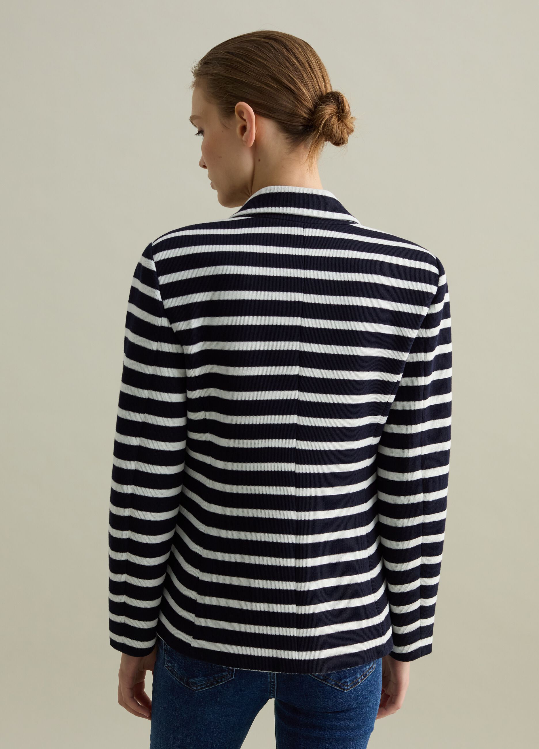 Blazer doppiopetto in maglia con bottoni dorati