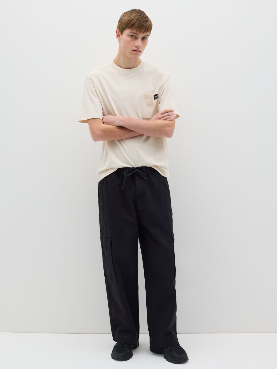 Wide-leg cargo joggers with drawstring_0