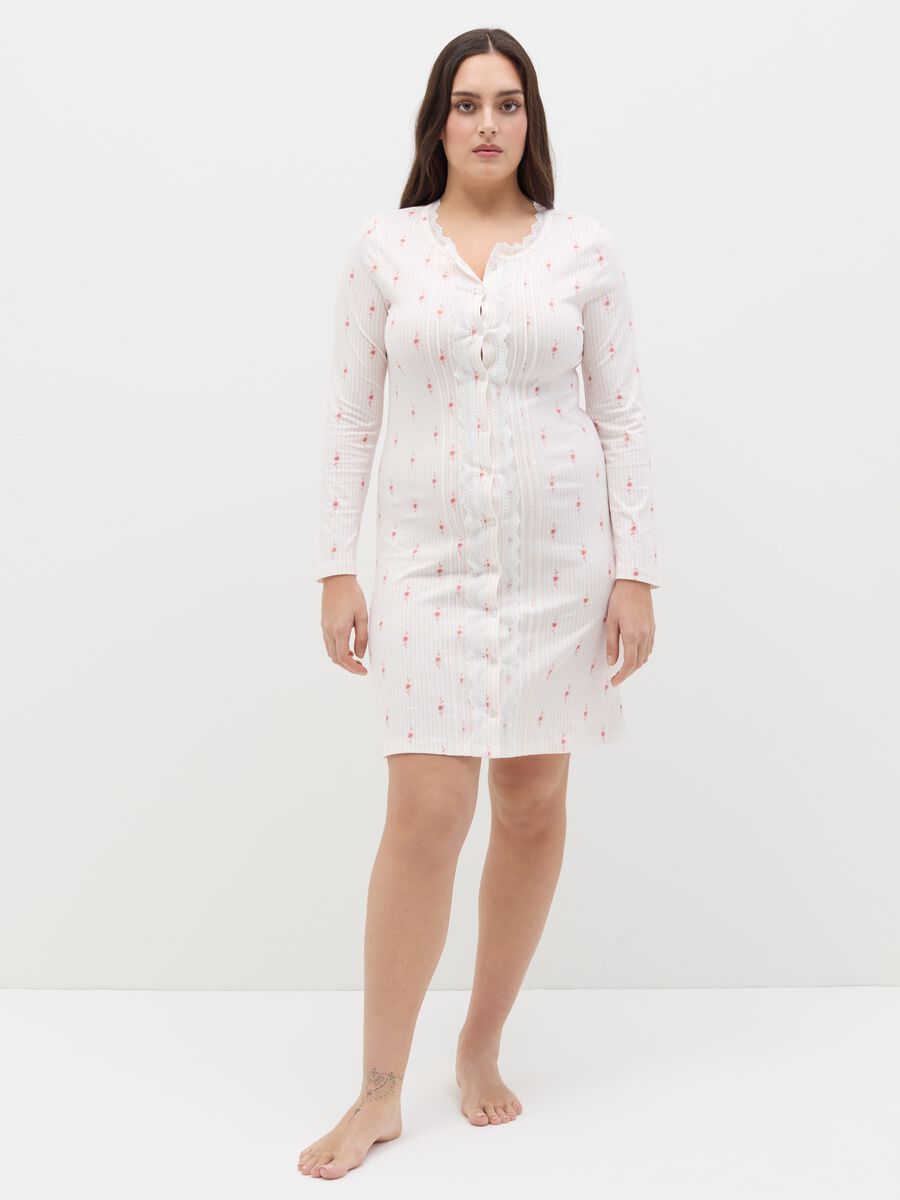 Striped nightdress with small flowers_0
