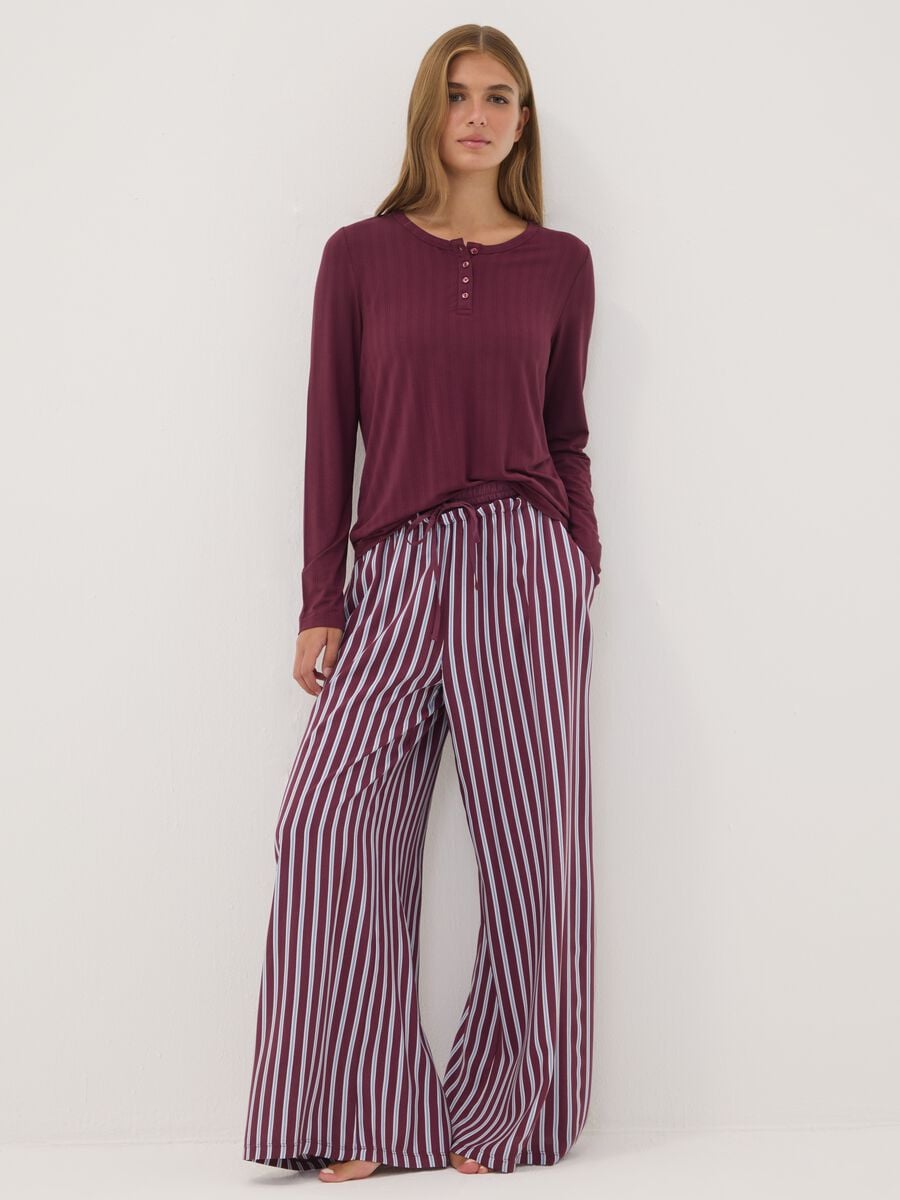 Pantaloni pigiama viola in pura viscosa a righe_0