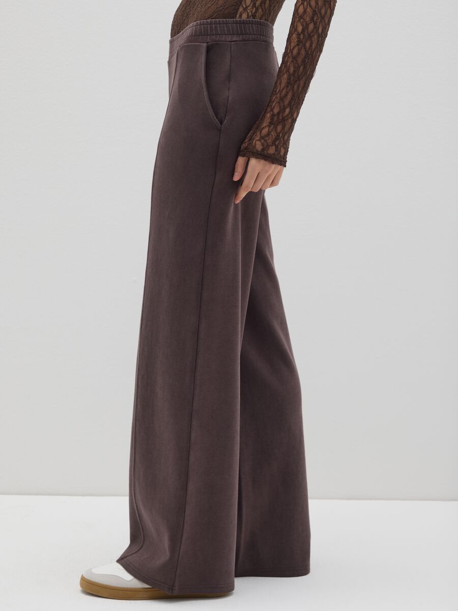Brown stretch cotton trousers with oversized fit_3