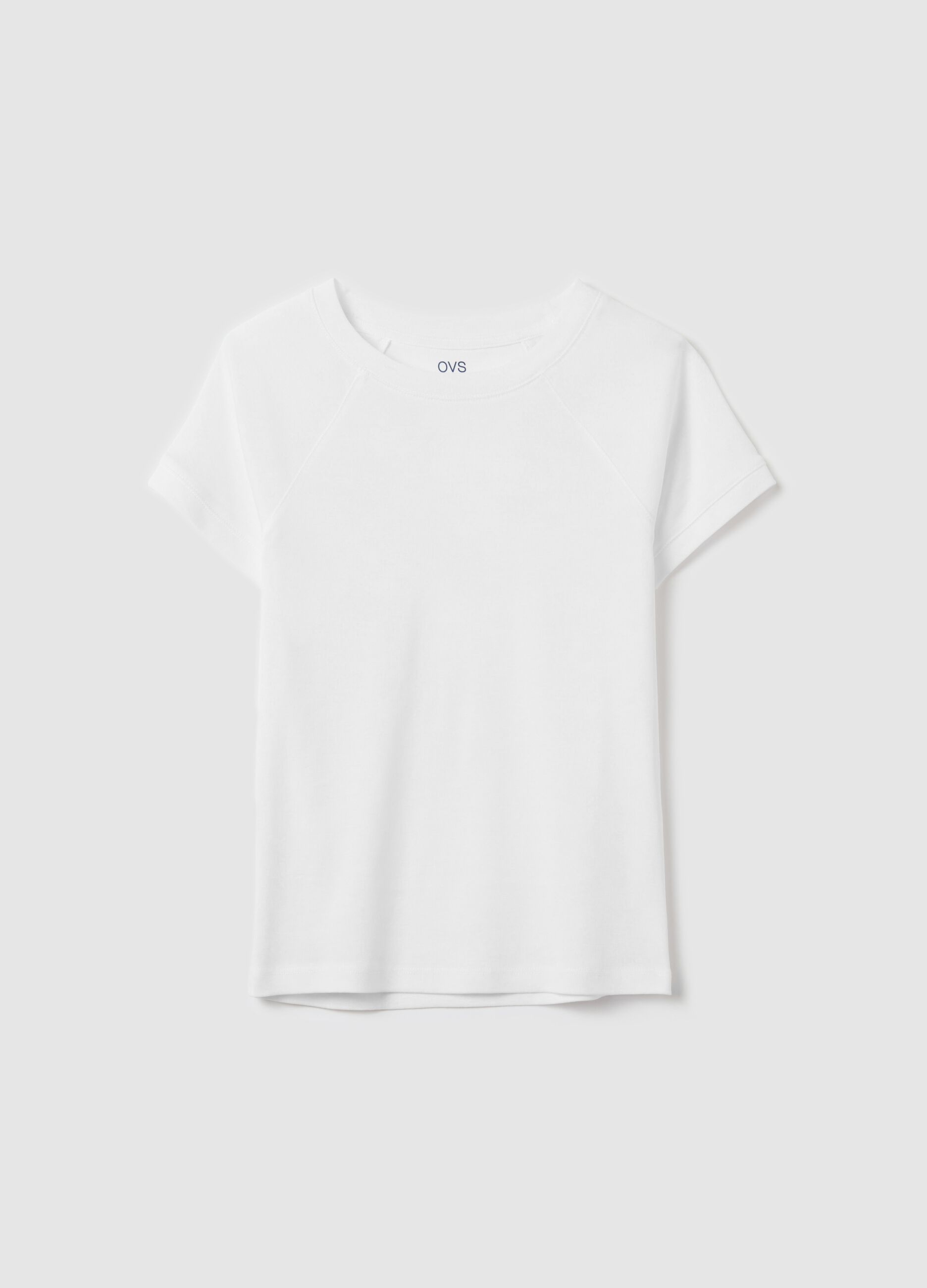 T-shirt with raglan sleeves