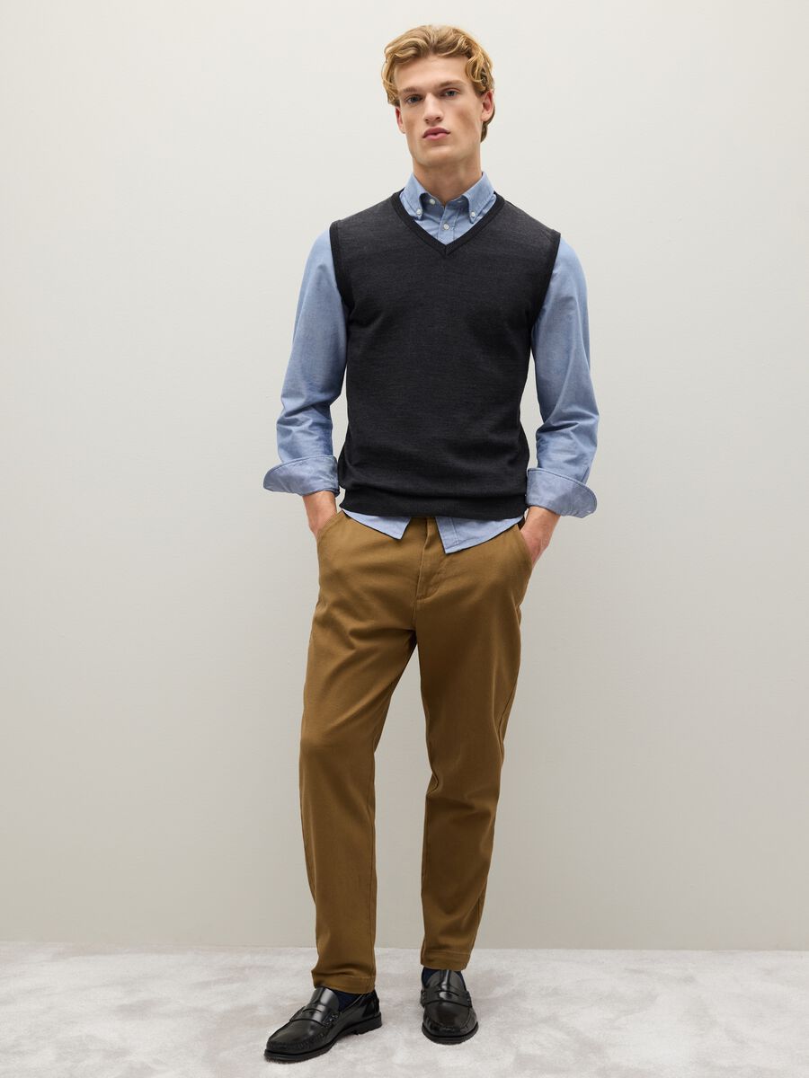 Black regular fit V-neck merino wool vest_2