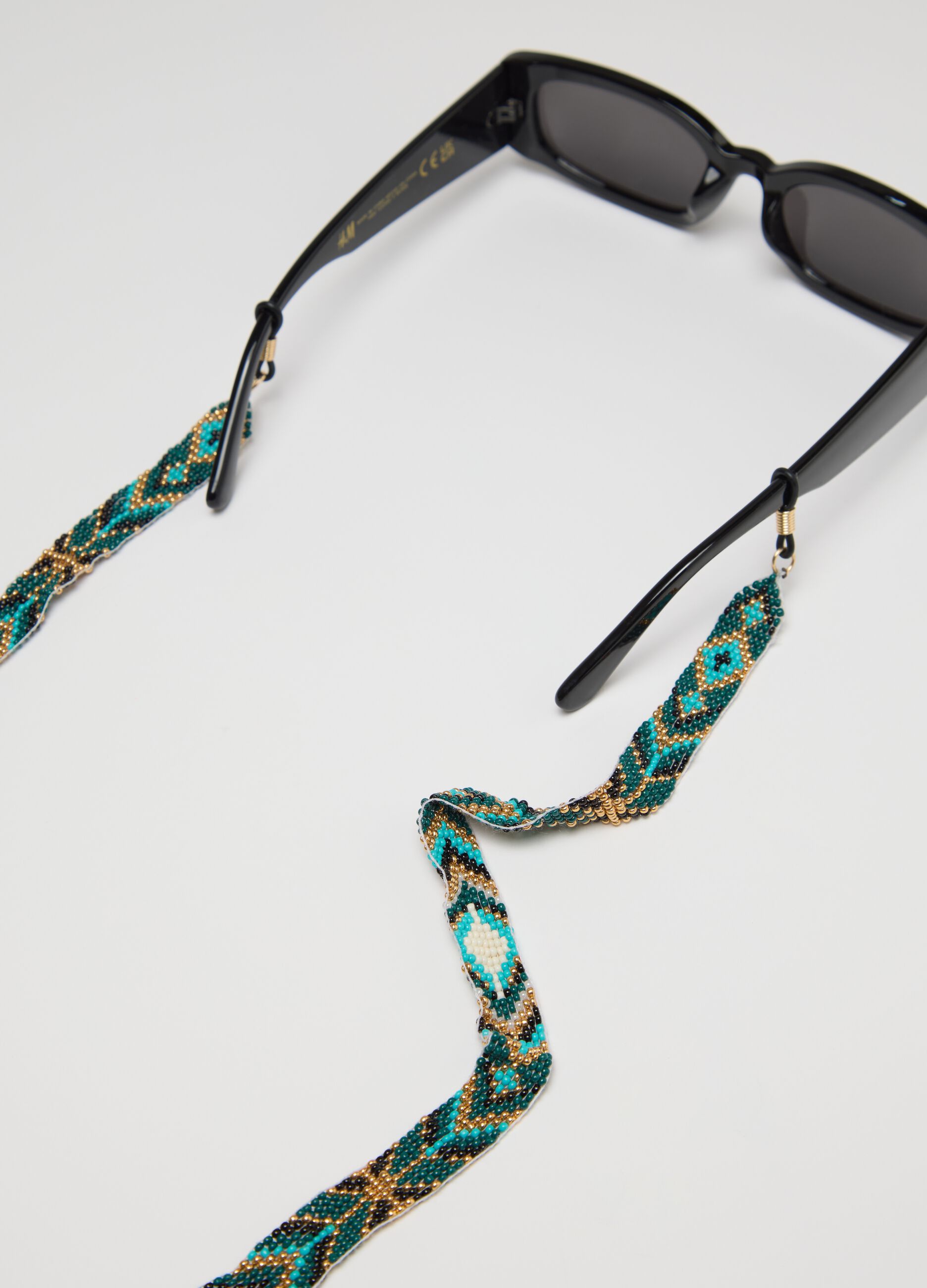 Glasses chain with ethnic-motif beads